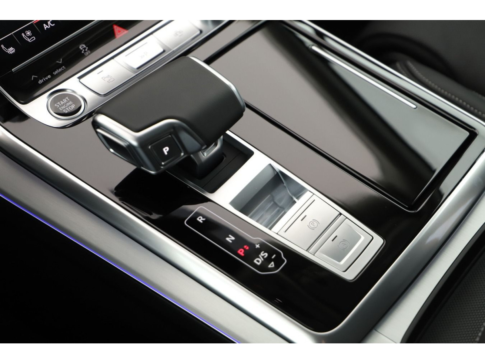 Audi - Q7_15