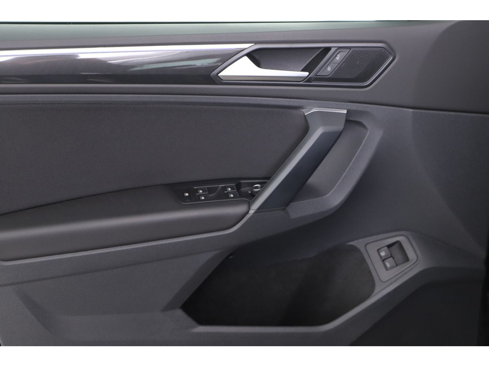 Volkswagen - Tiguan_13