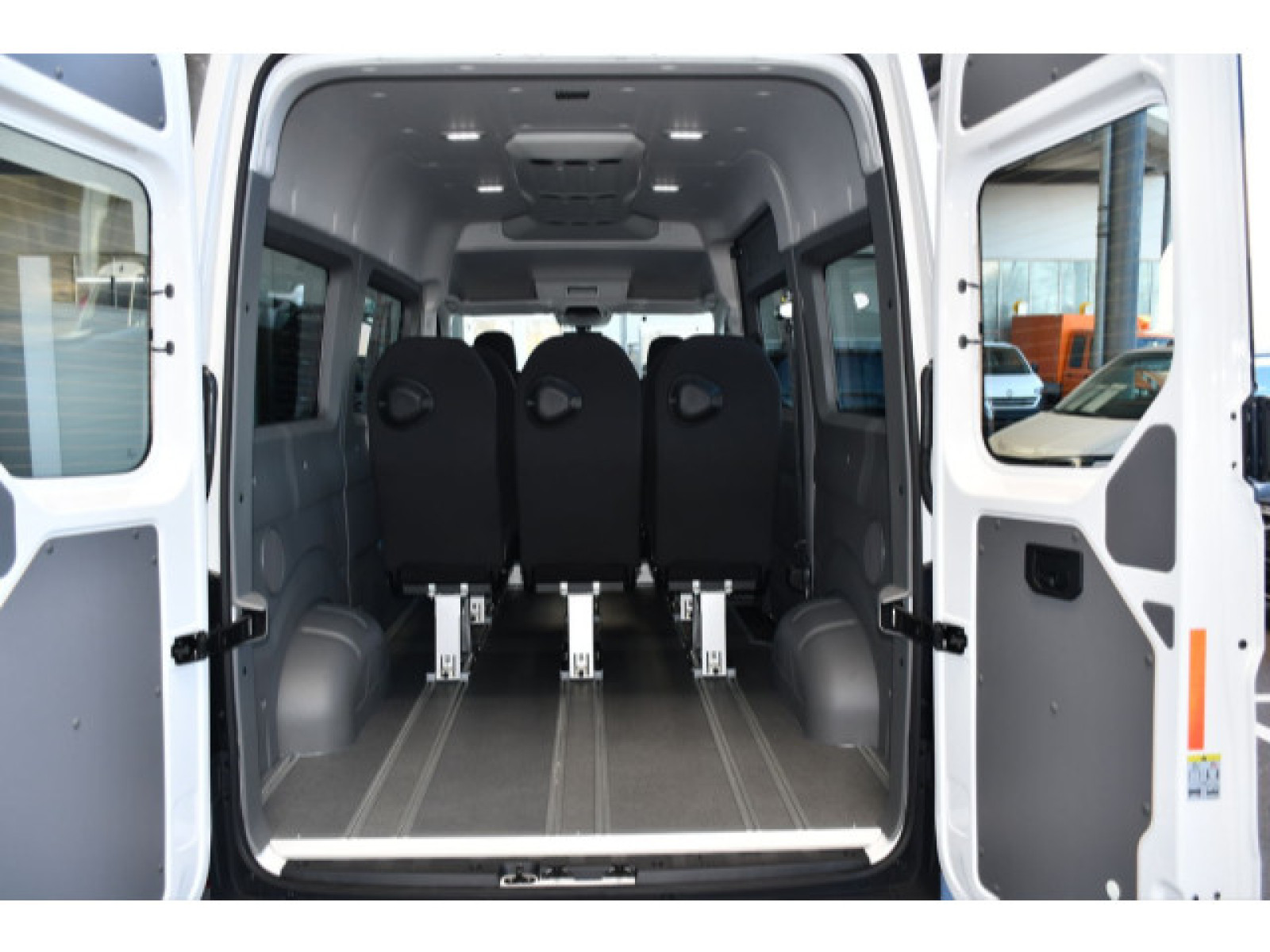 Volkswagen - Crafter_12