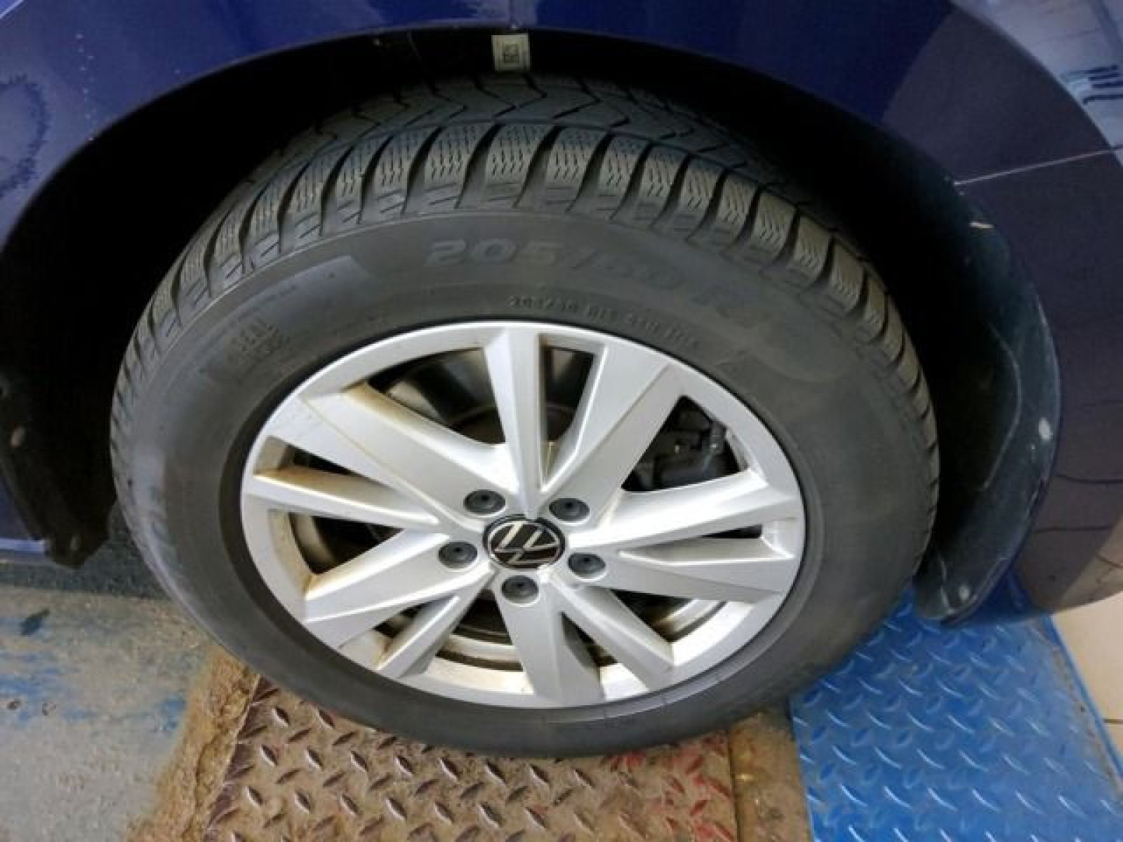 Volkswagen - Touran_4