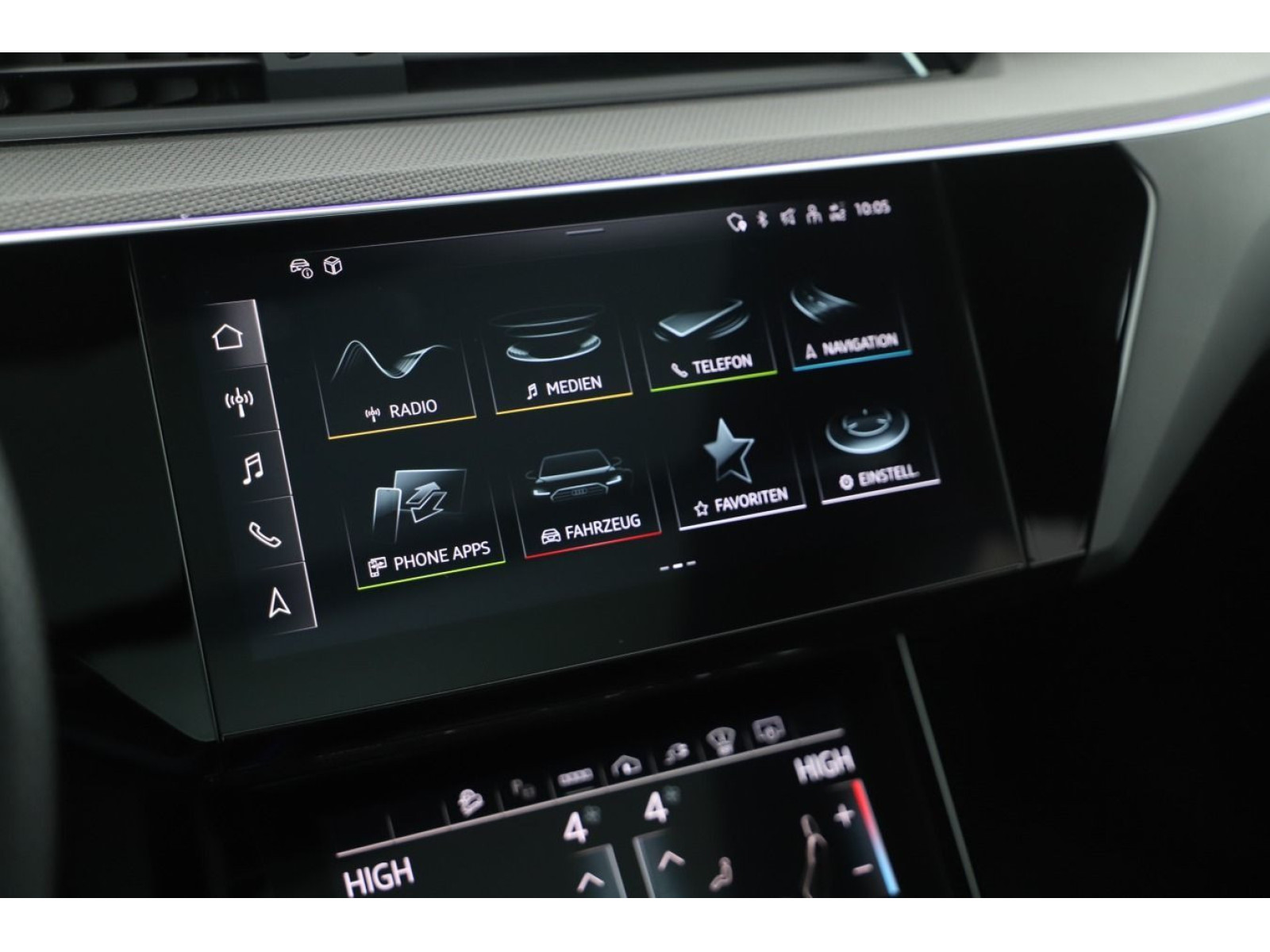 Audi - SQ8 e-tron_13