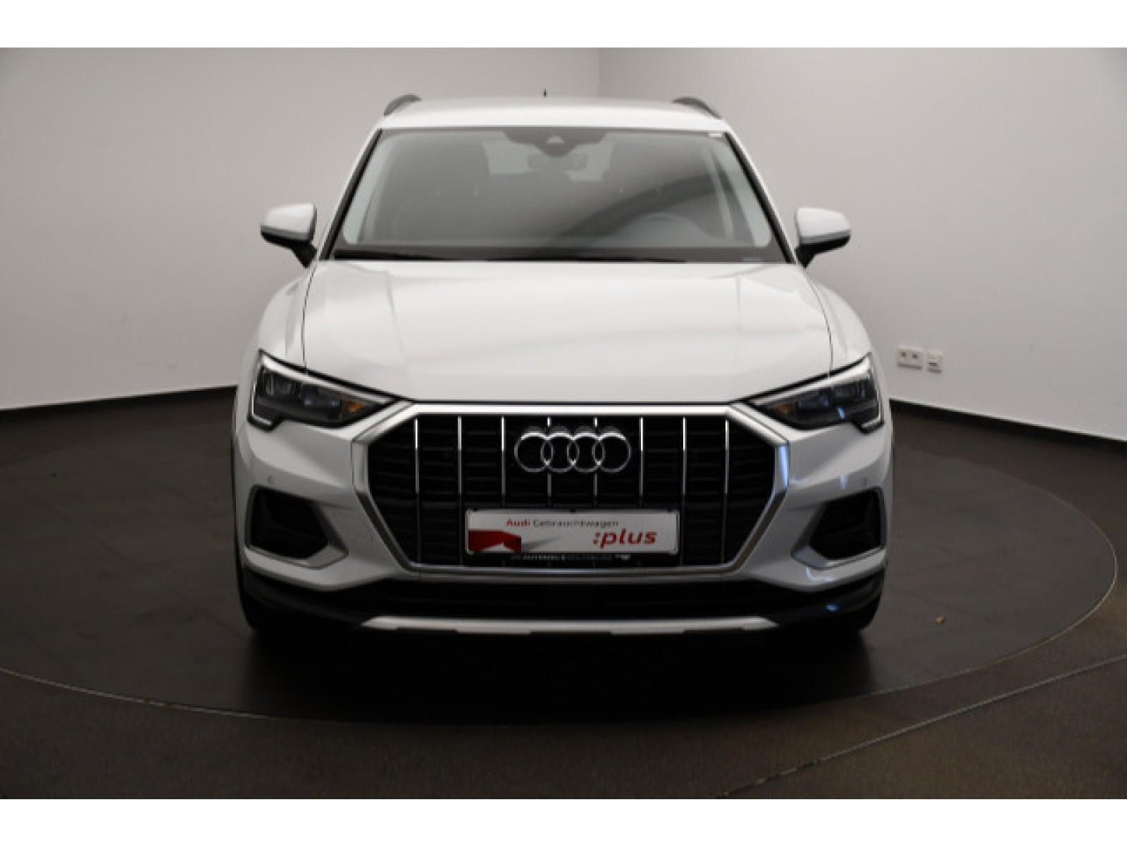 Audi - Q3_21