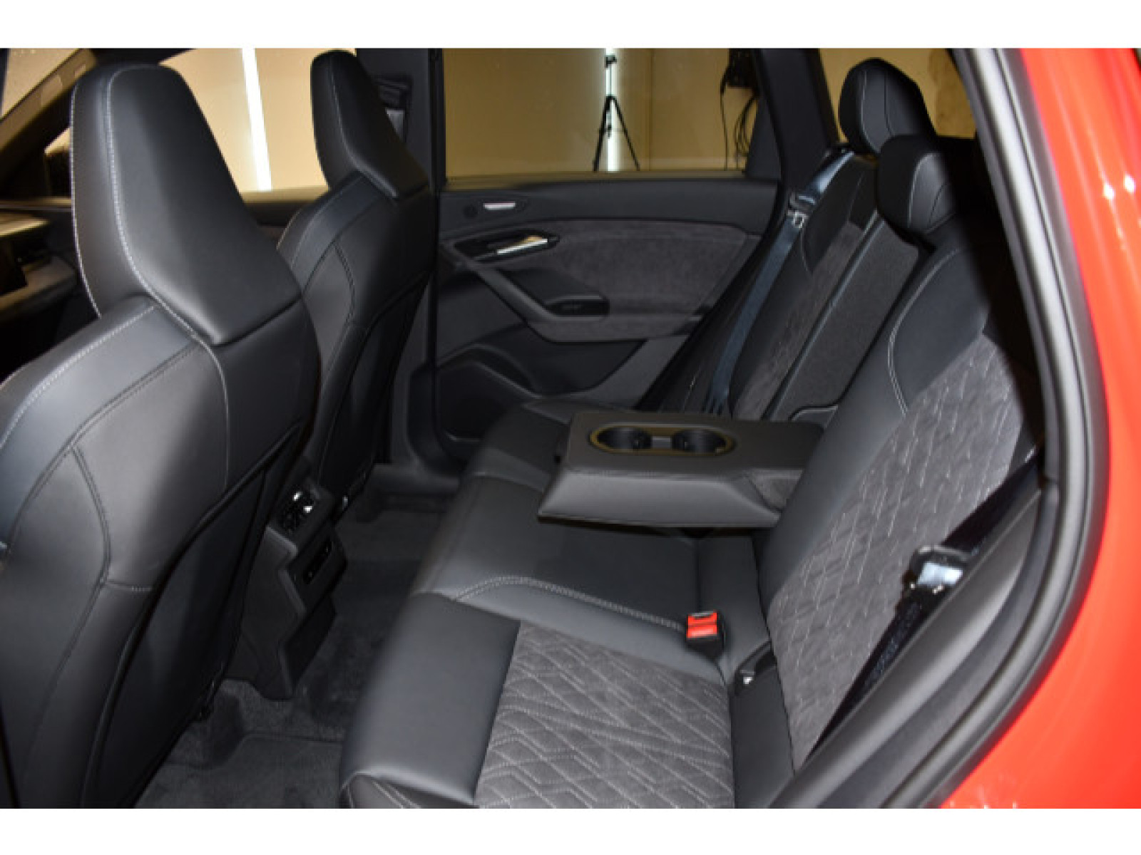 Audi - Q6 e-tron_12
