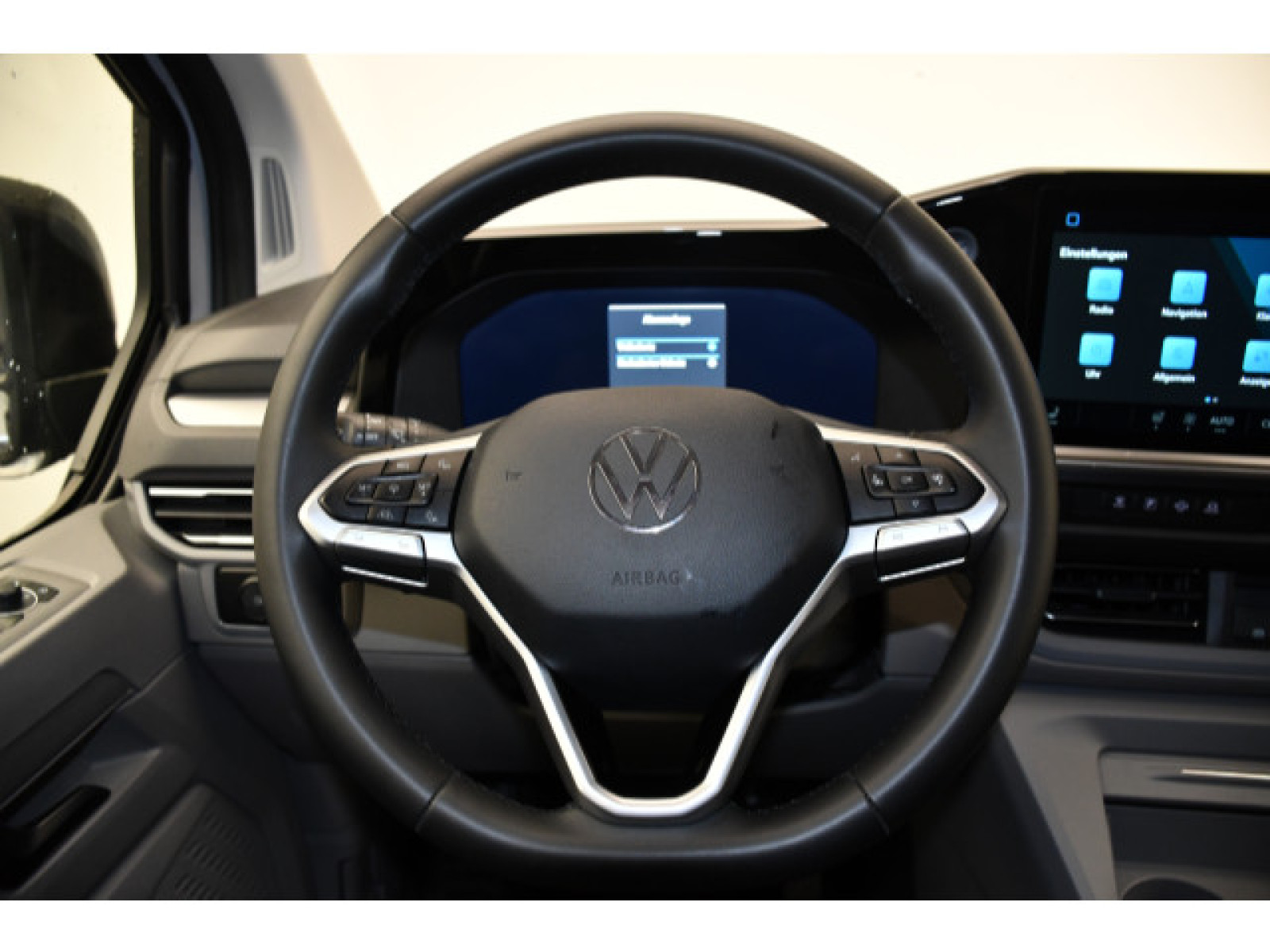 Volkswagen - T7 Caravelle_6