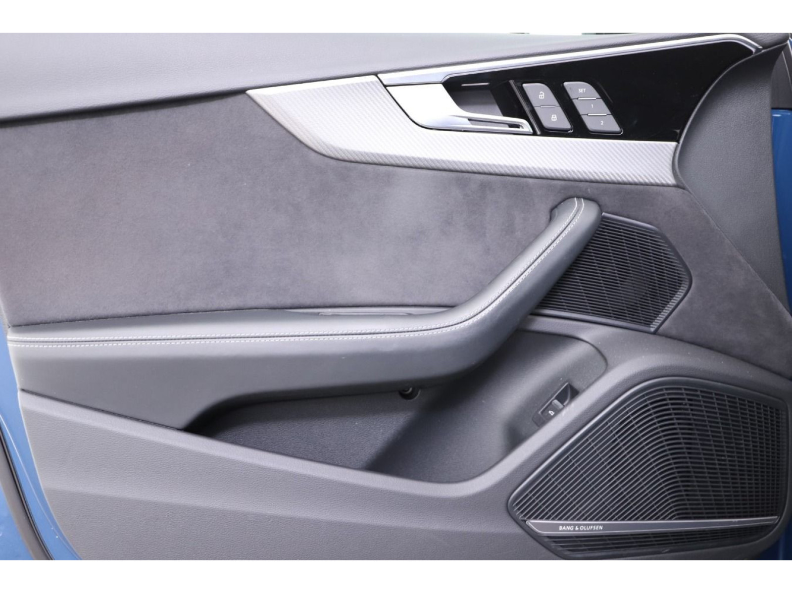 Audi - RS 4 Avant_15