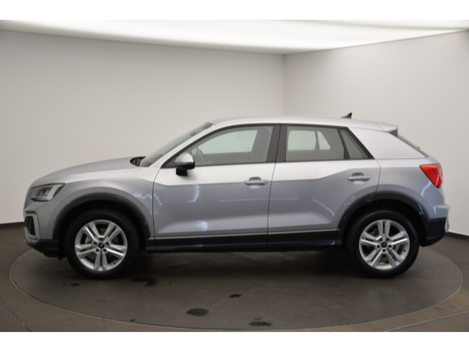 Audi - Q2_19