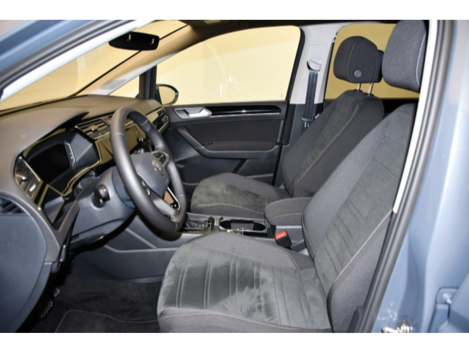 Volkswagen - Touran_3