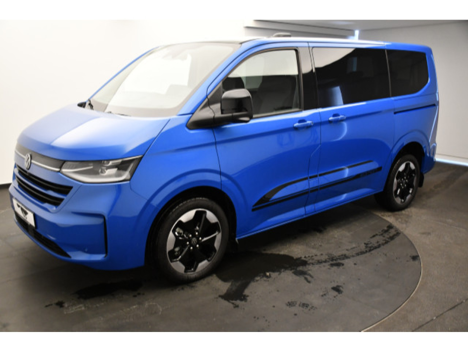 Volkswagen - T7 Caravelle_1