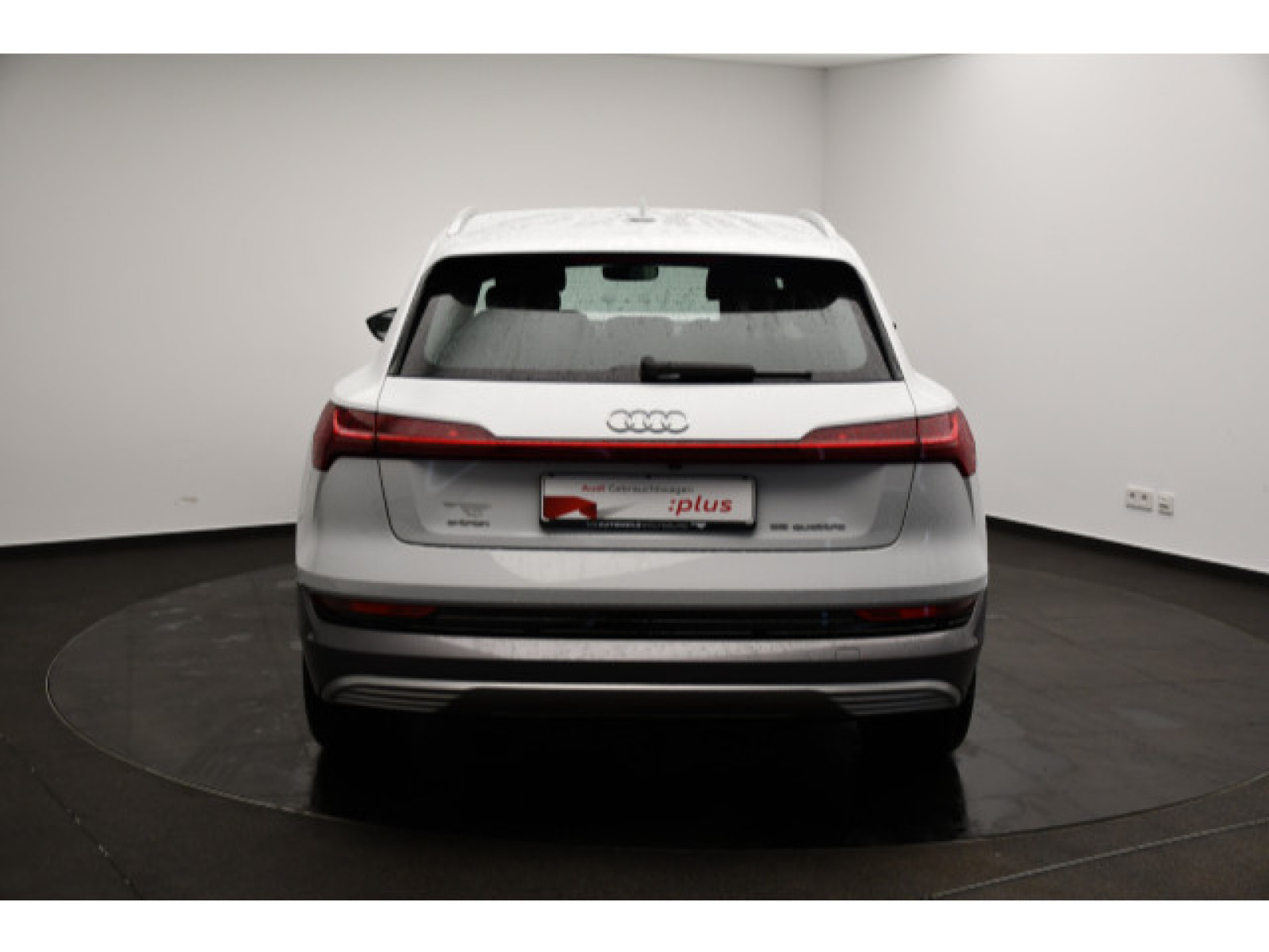 Audi - e-tron_19