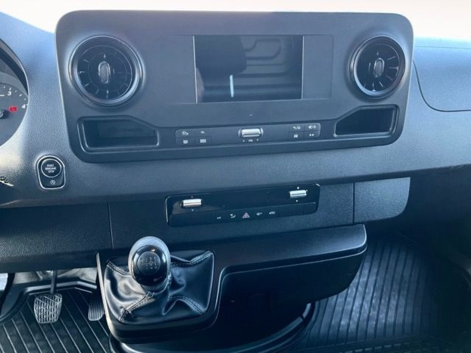 Mercedes-Benz - Sprinter_11