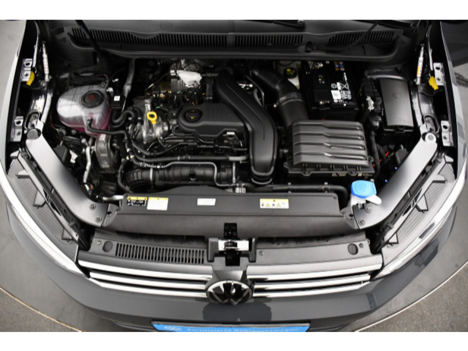 Volkswagen - Touran_12