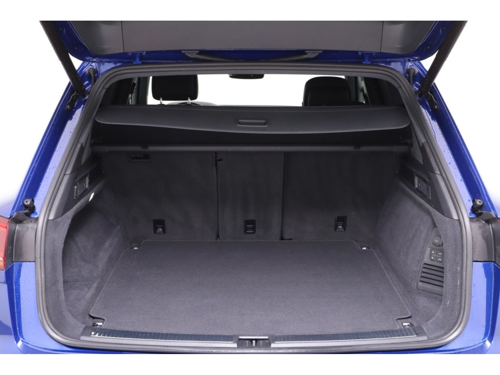Volkswagen - Touareg_14