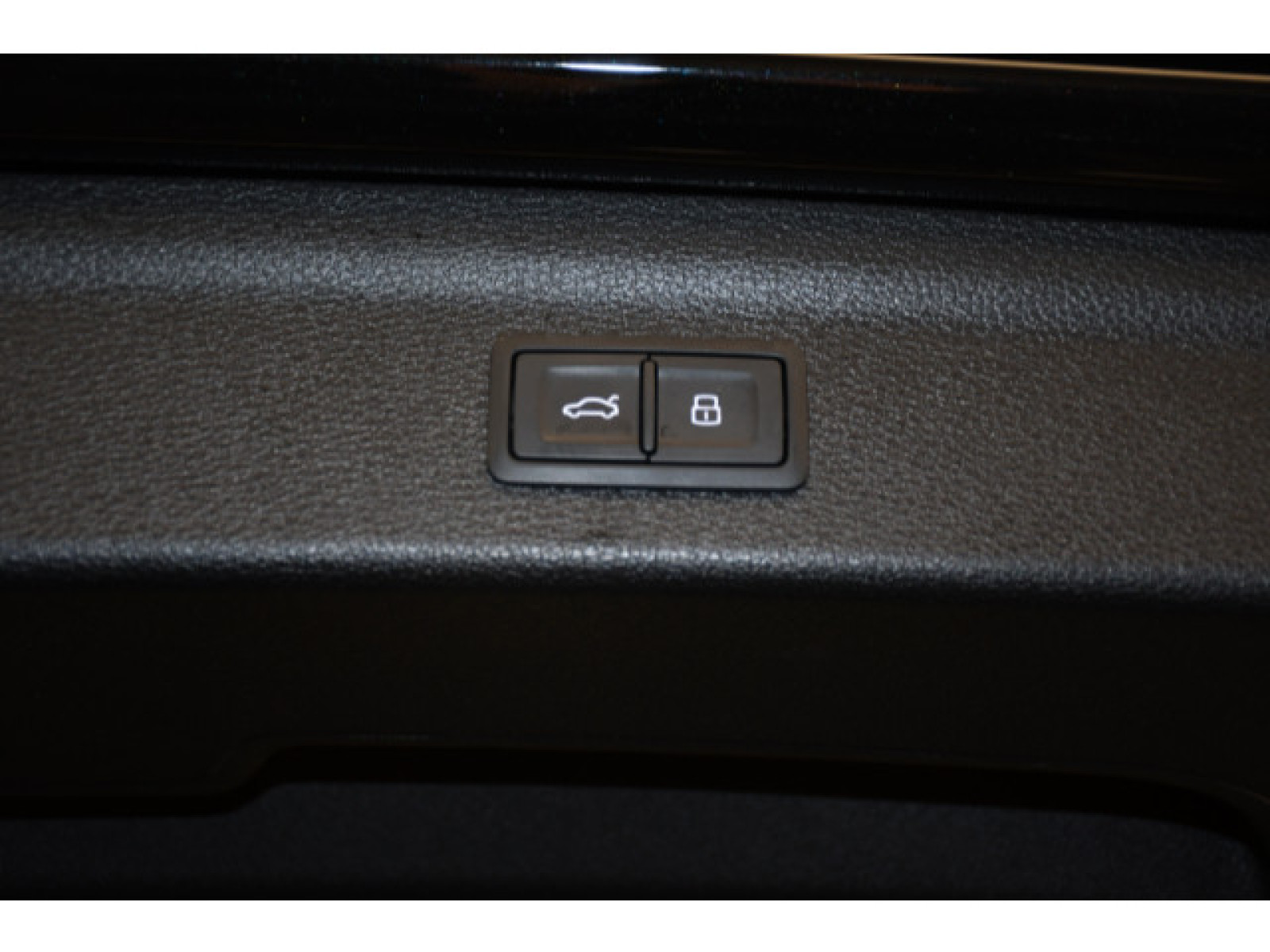 Audi - Q3_13