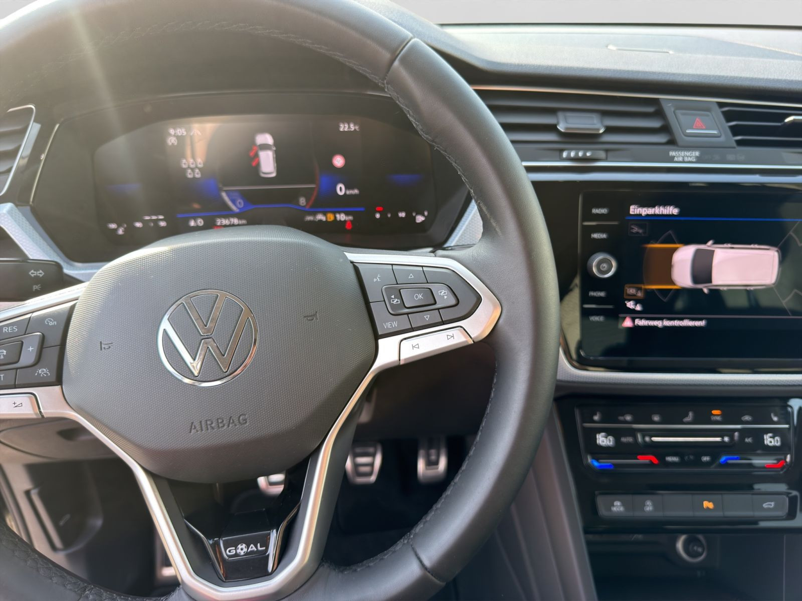 Volkswagen - Touran_15