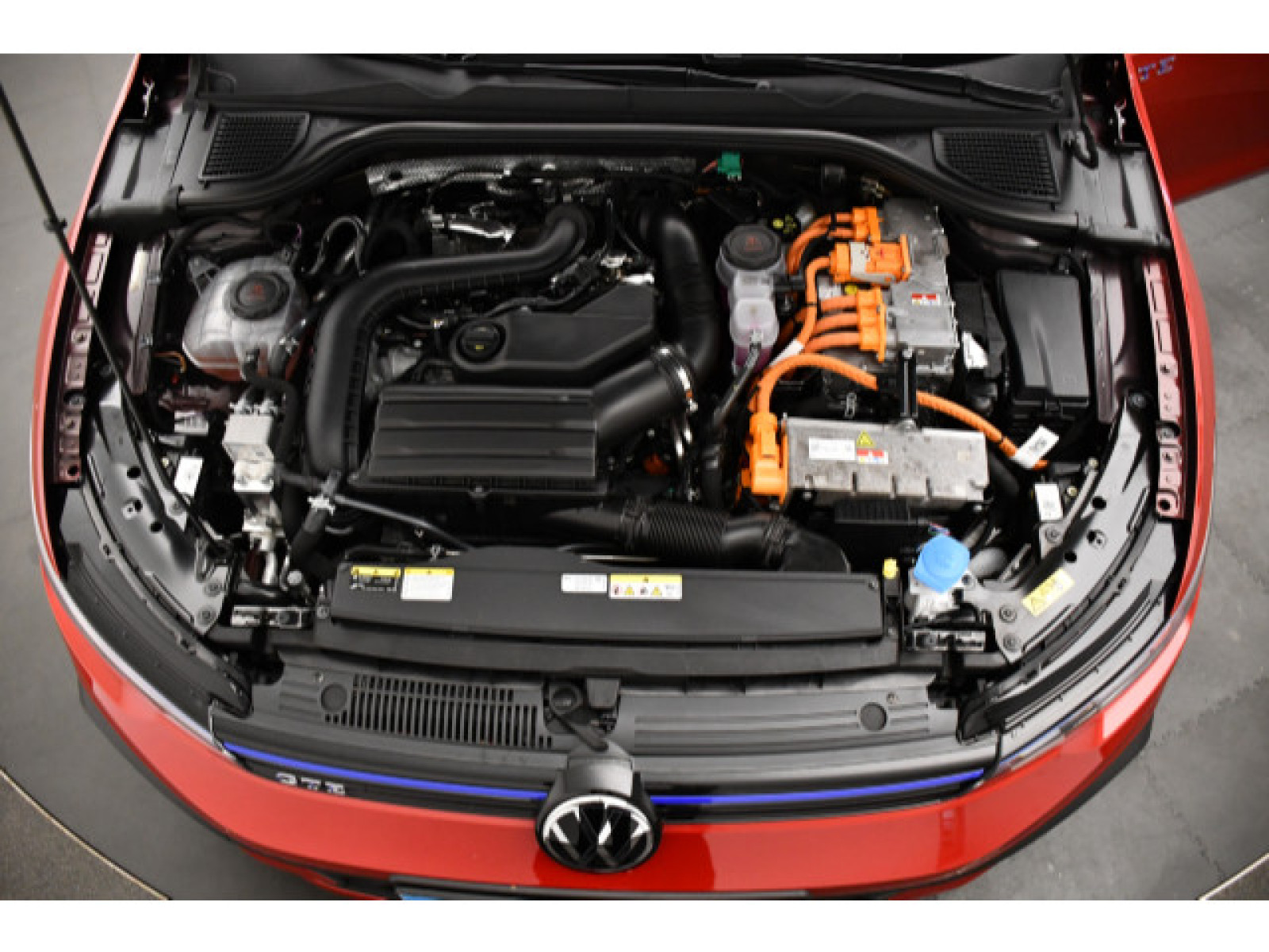 Volkswagen - Golf_14