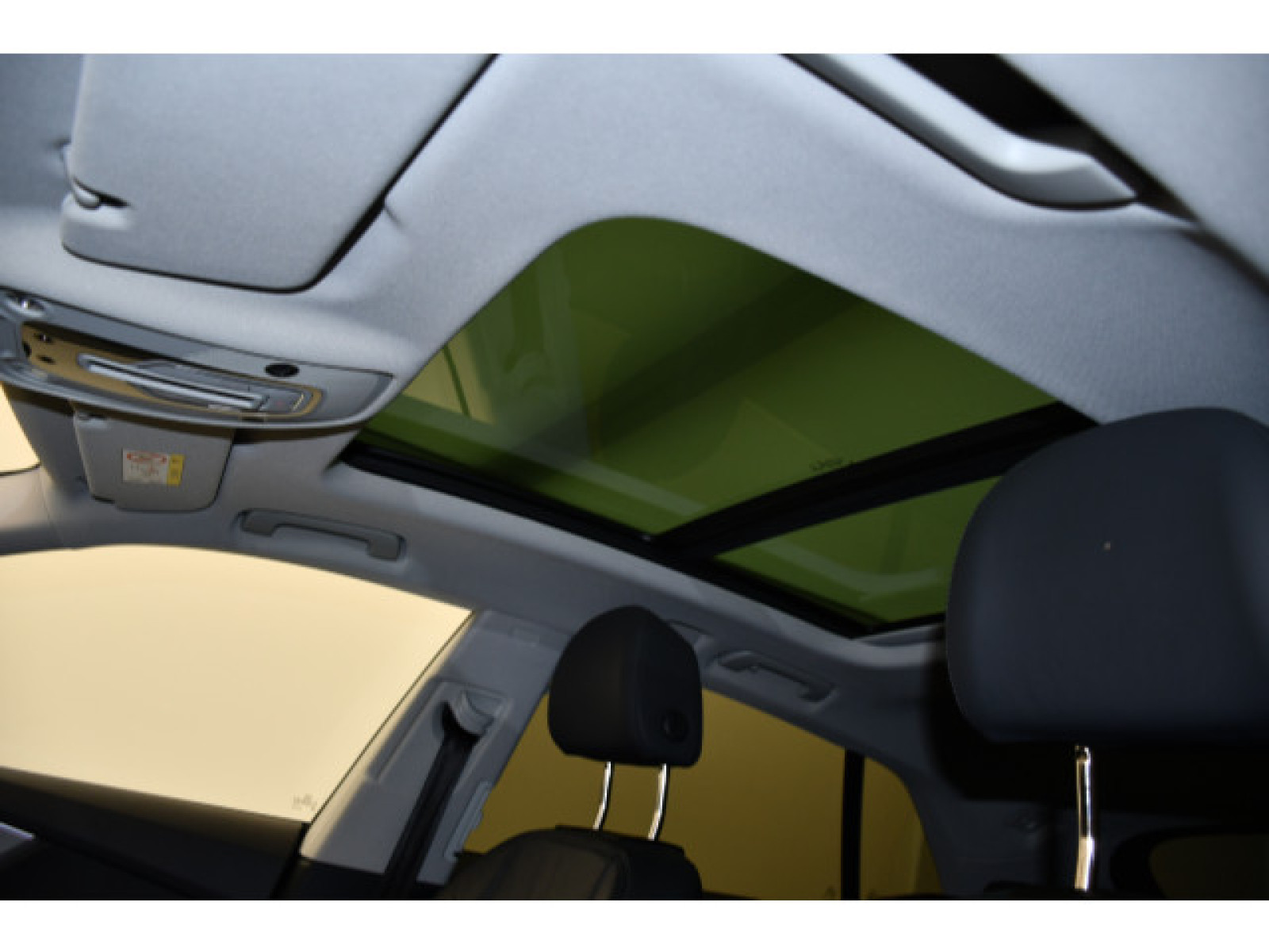 Audi - Q8_10
