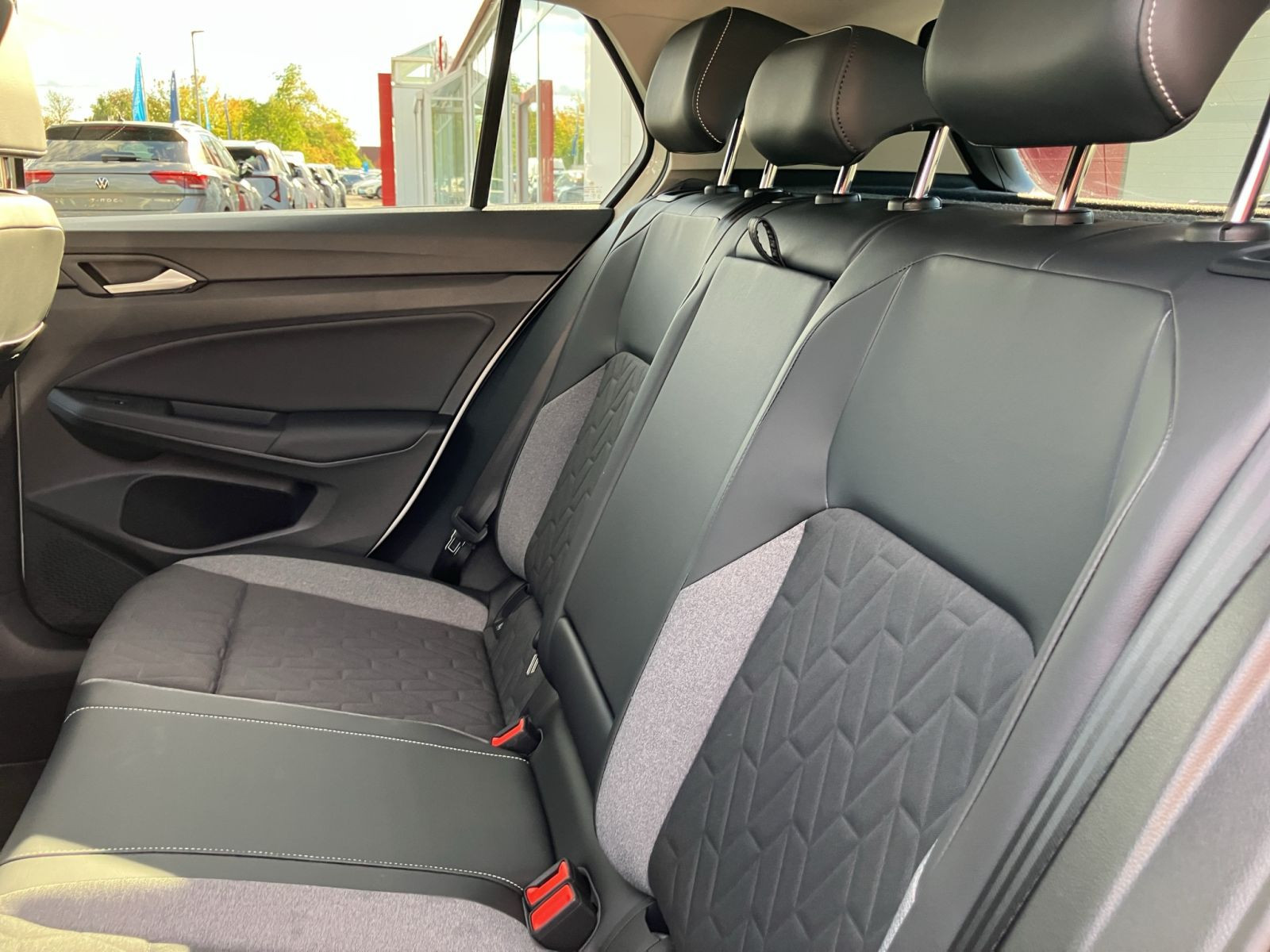 Volkswagen - Golf_16