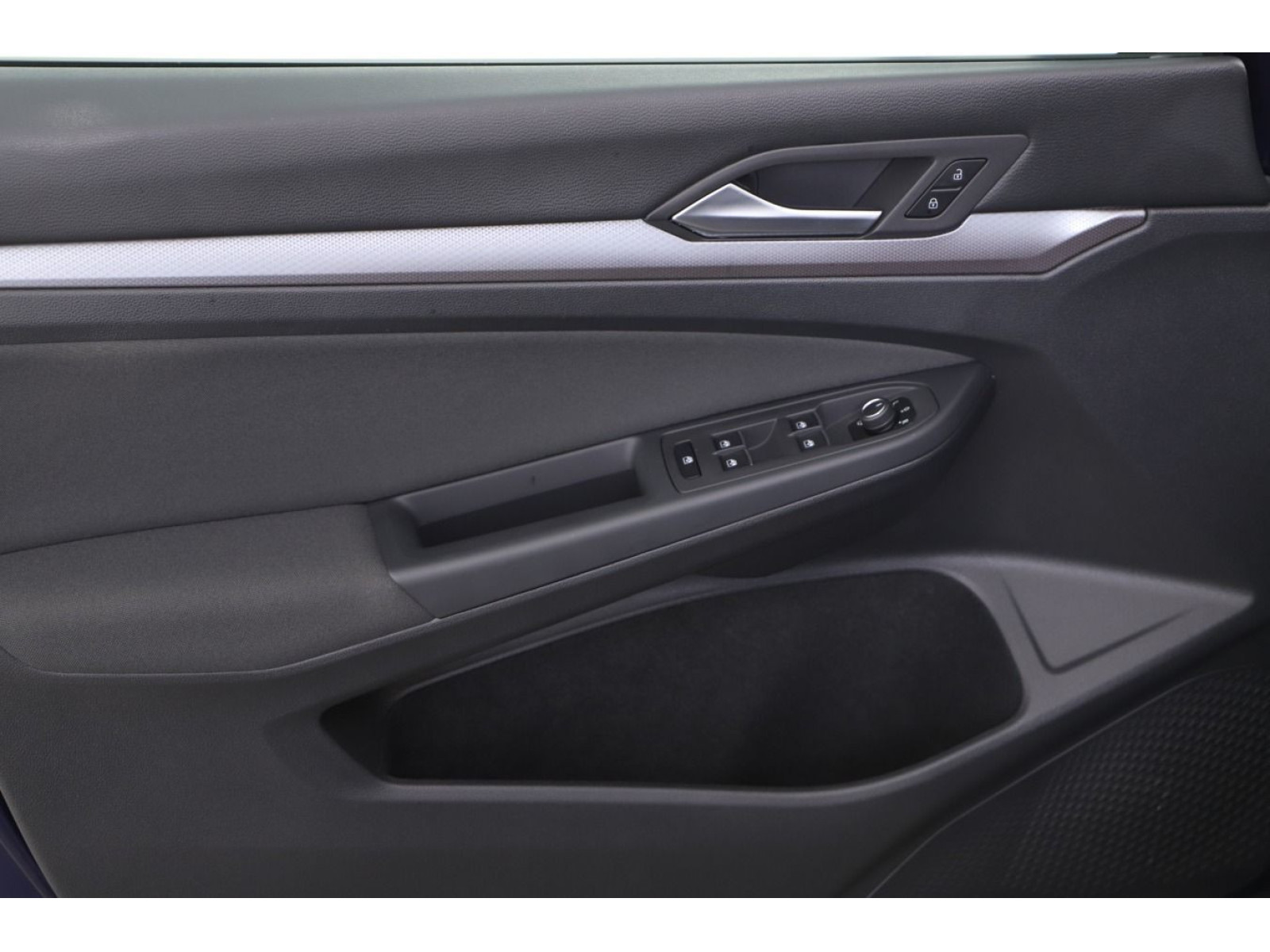 Volkswagen - Golf_12