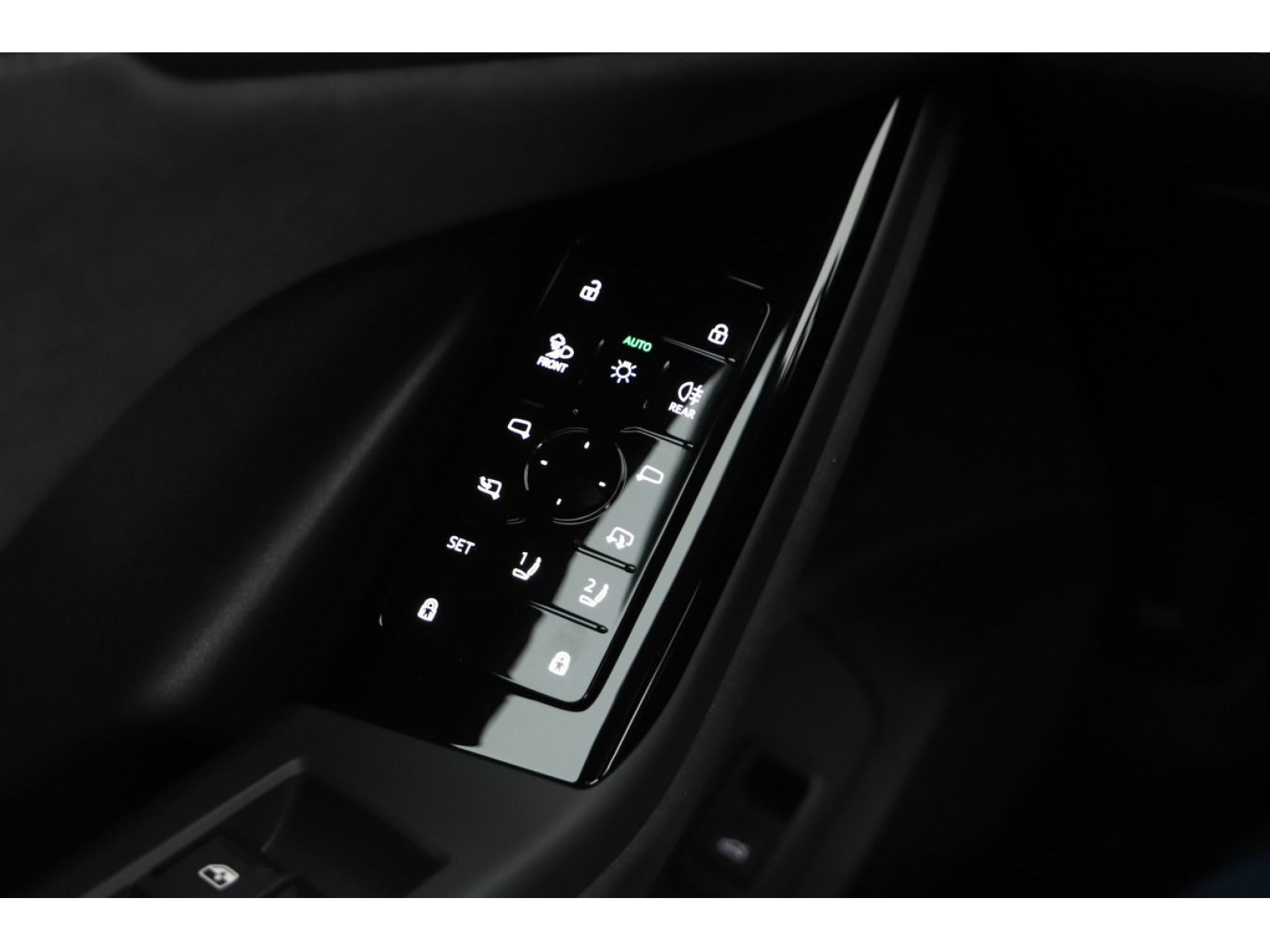 Audi - Q6 SUV e-tron_14