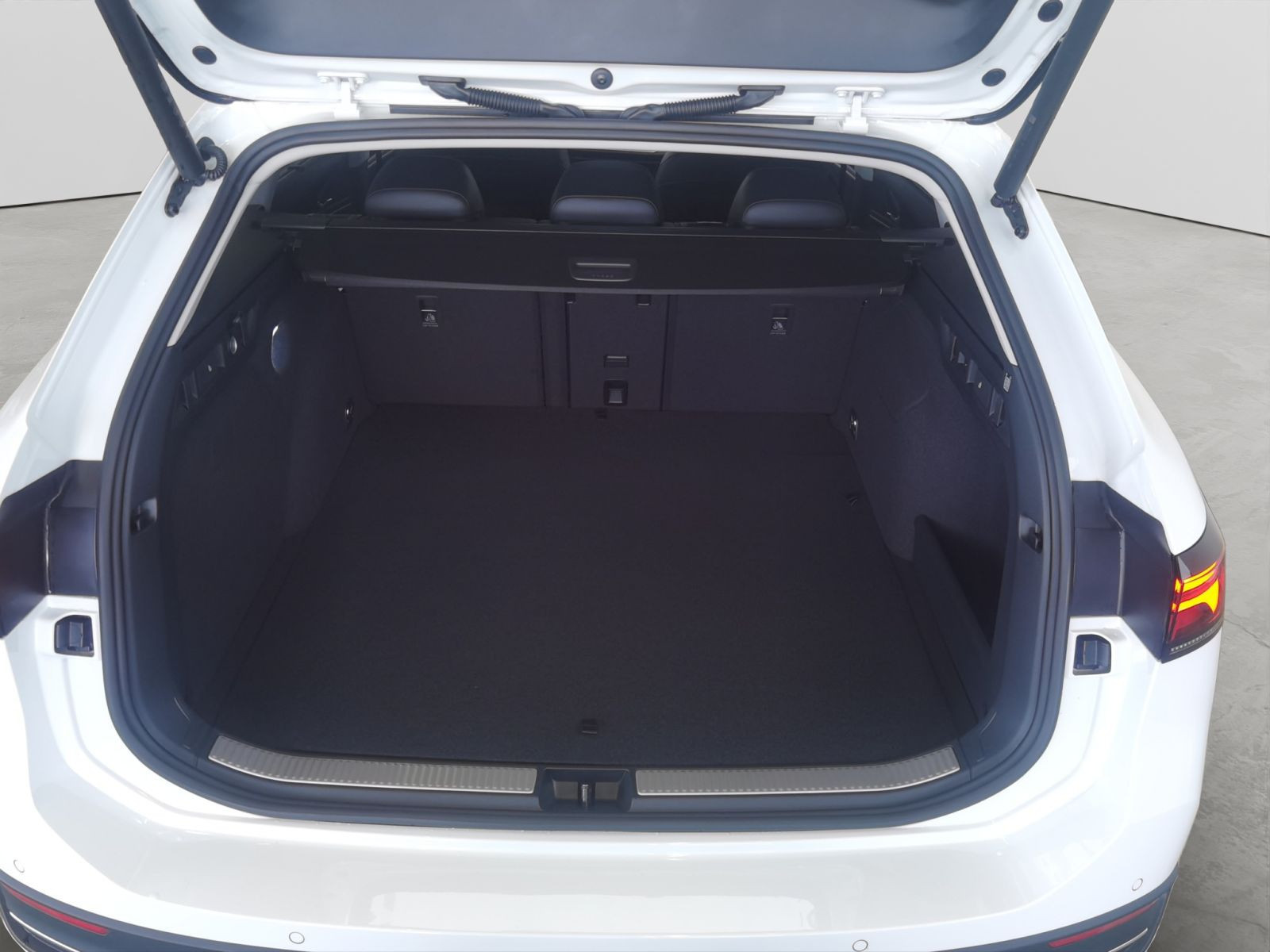 Volkswagen - Passat_18