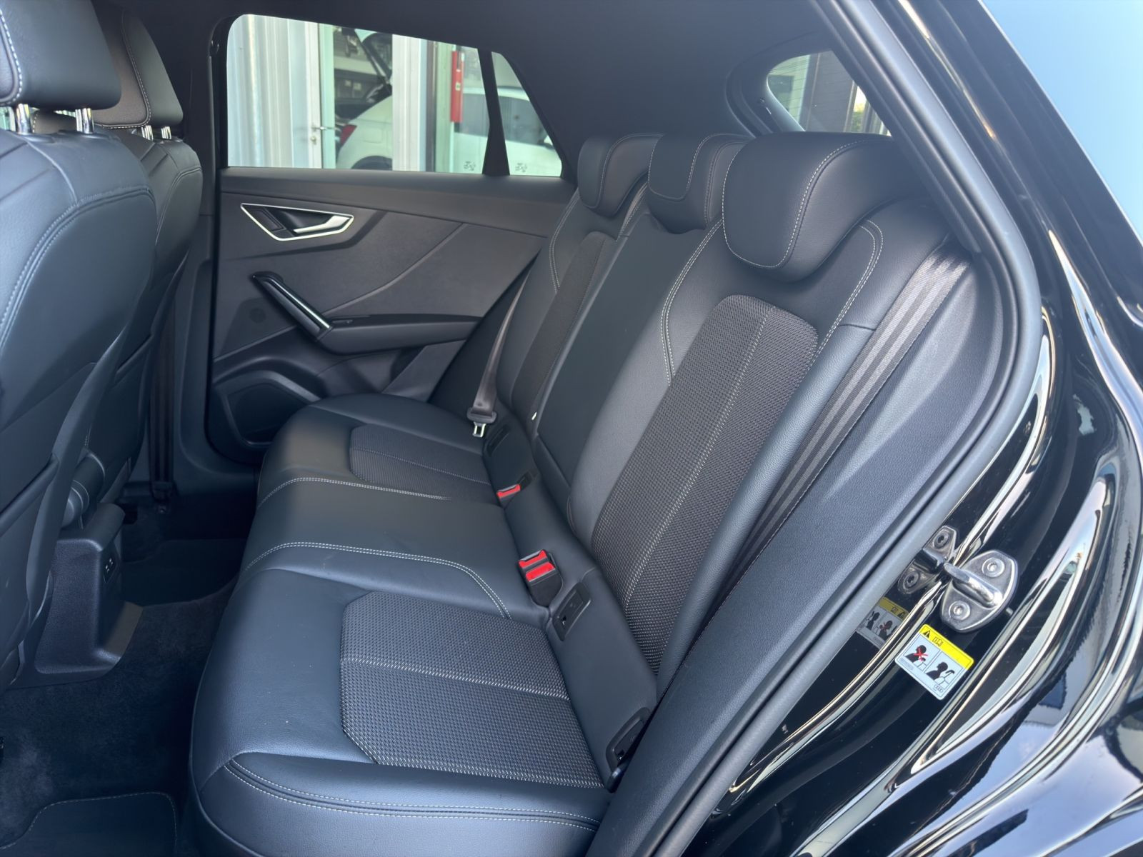 Audi - Q2_17