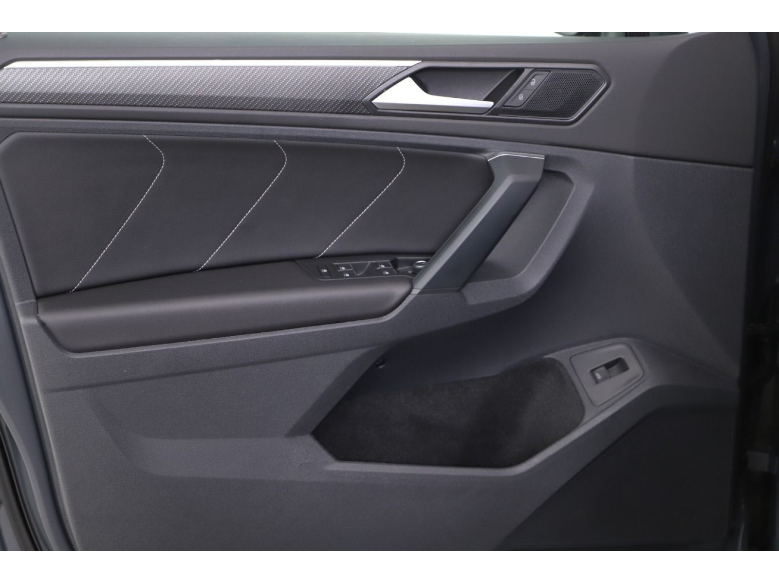 Volkswagen - Tiguan_13