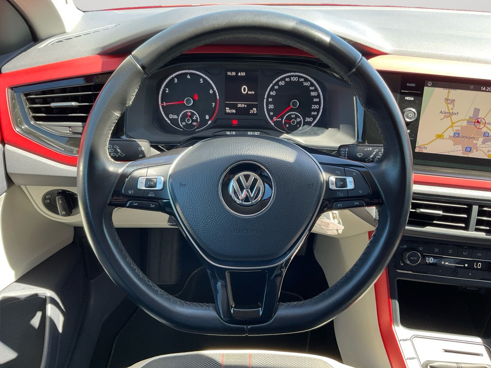 Volkswagen - Polo_12