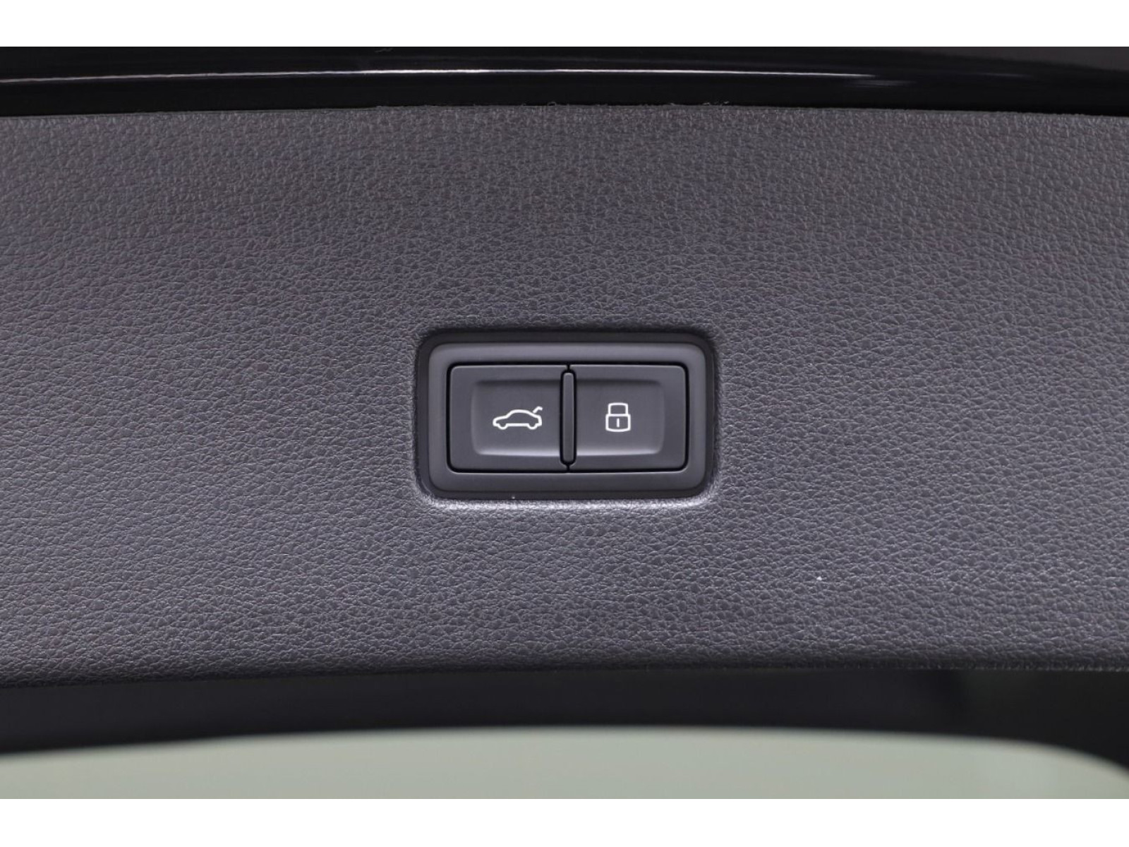 Audi - Q8_17 Audi - Q8_17