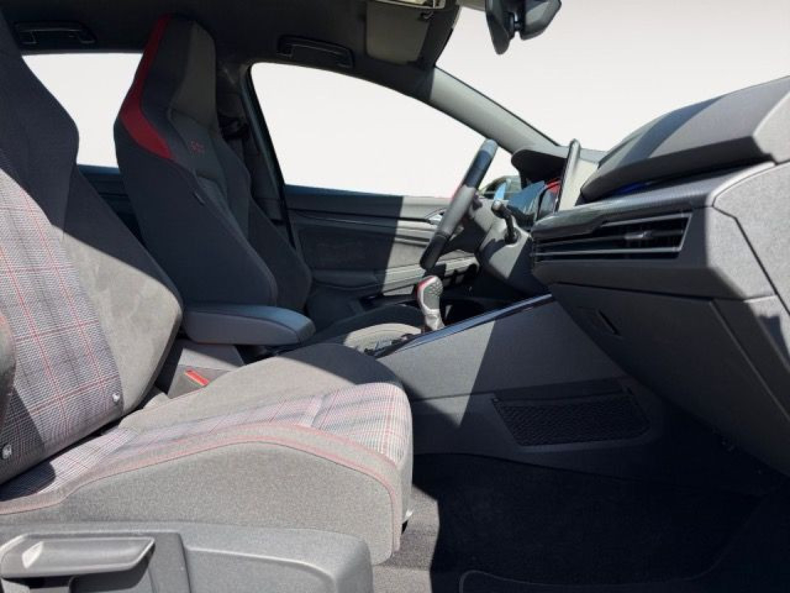 Volkswagen - Golf GTI_15