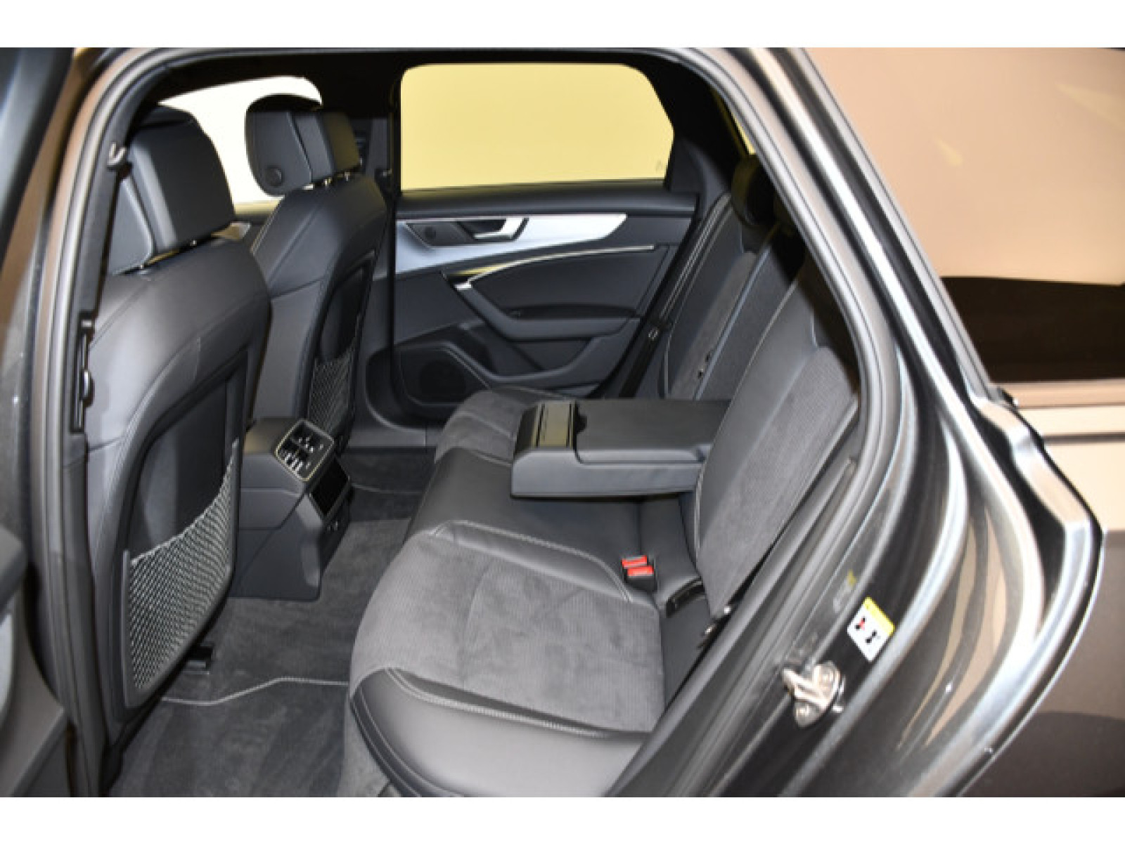 Audi - S6 Avant_9