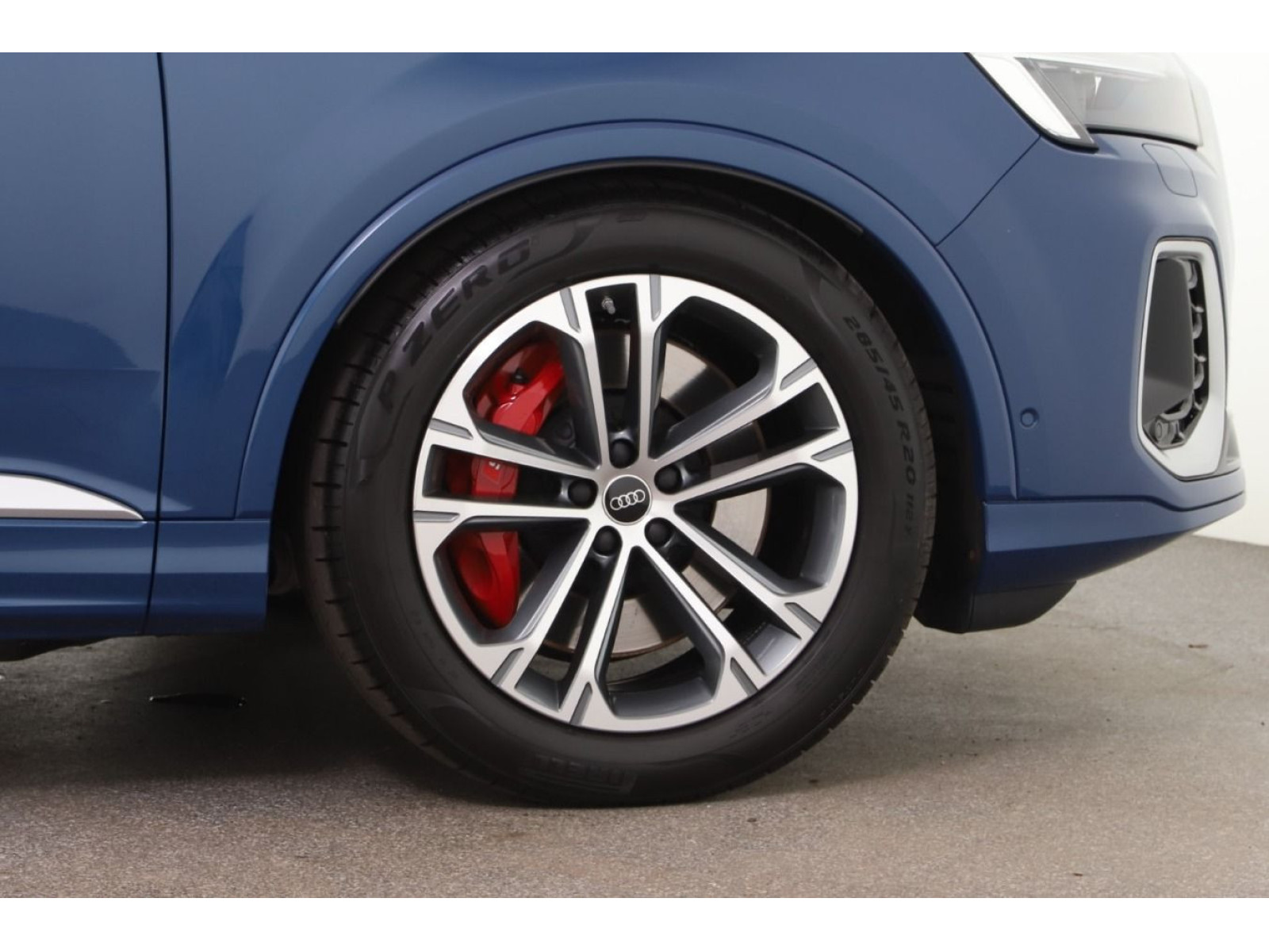 Audi - SQ7_4