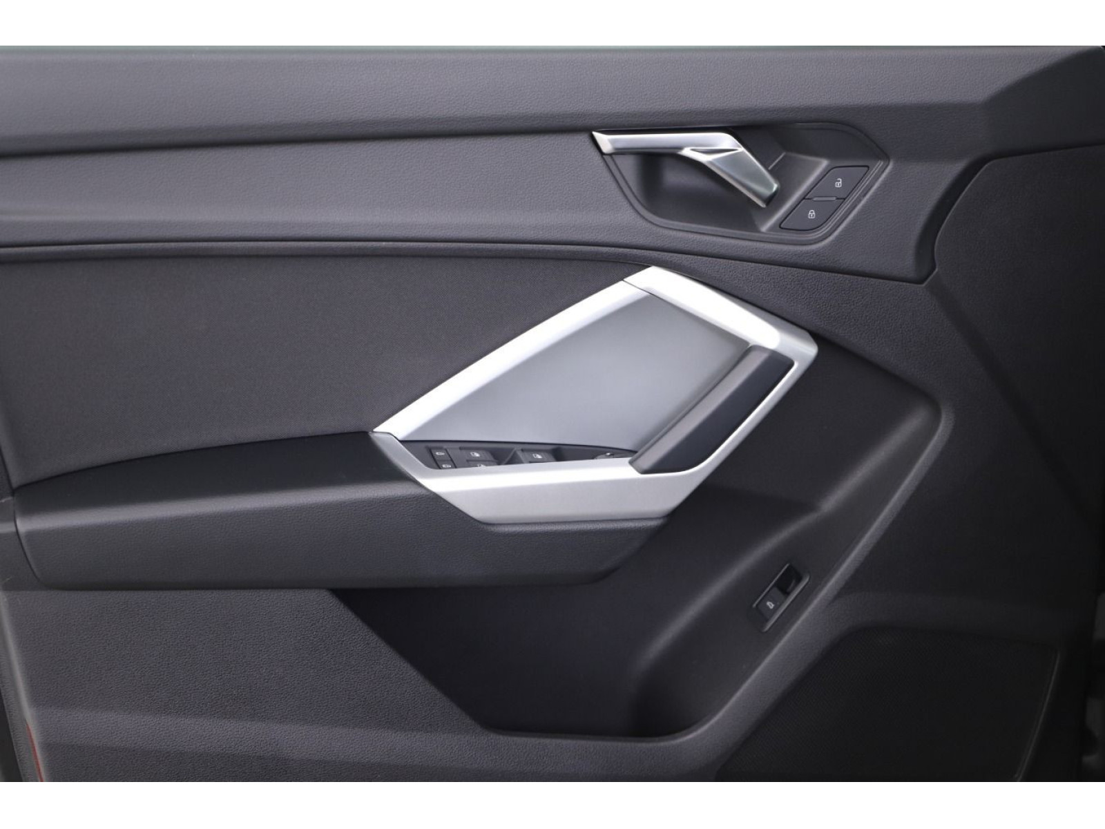 Audi - Q3_14