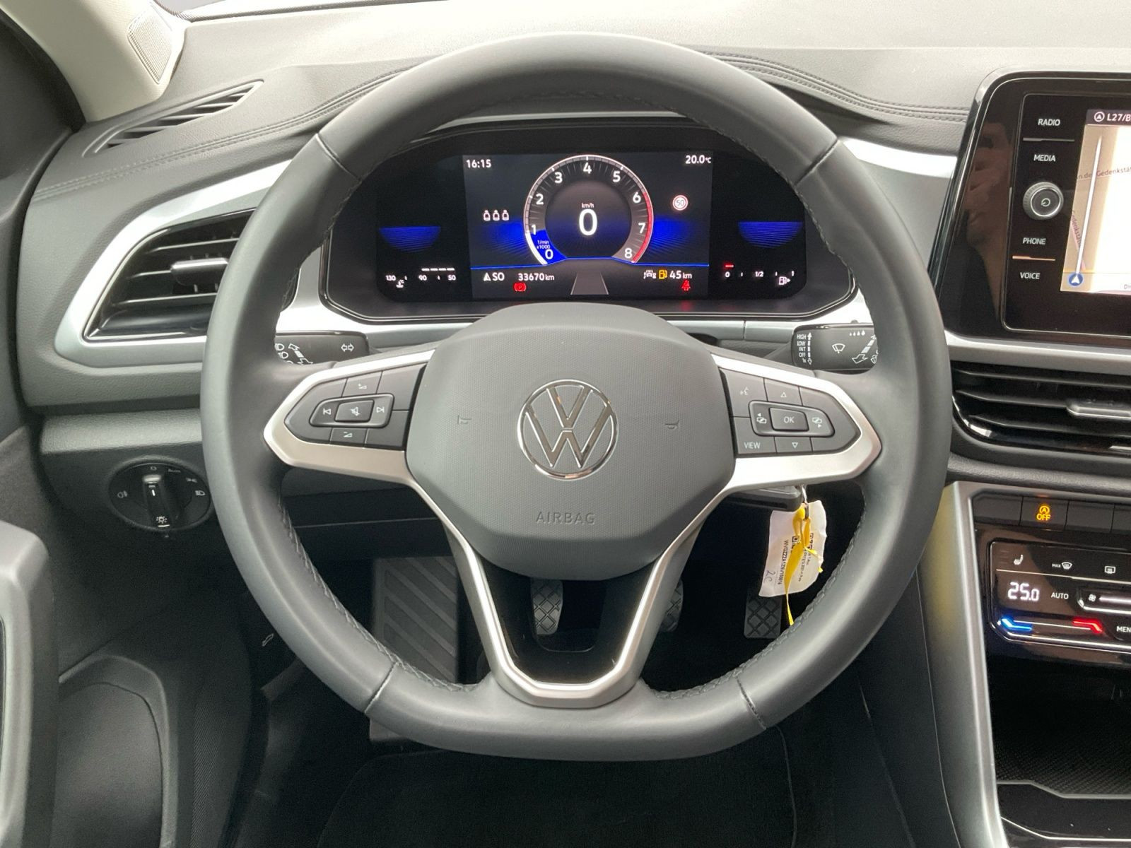 Volkswagen - T-Roc_12