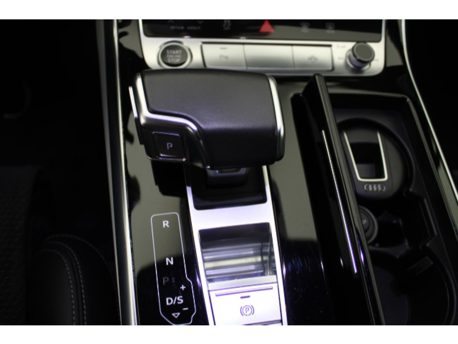 Audi - Q7_6