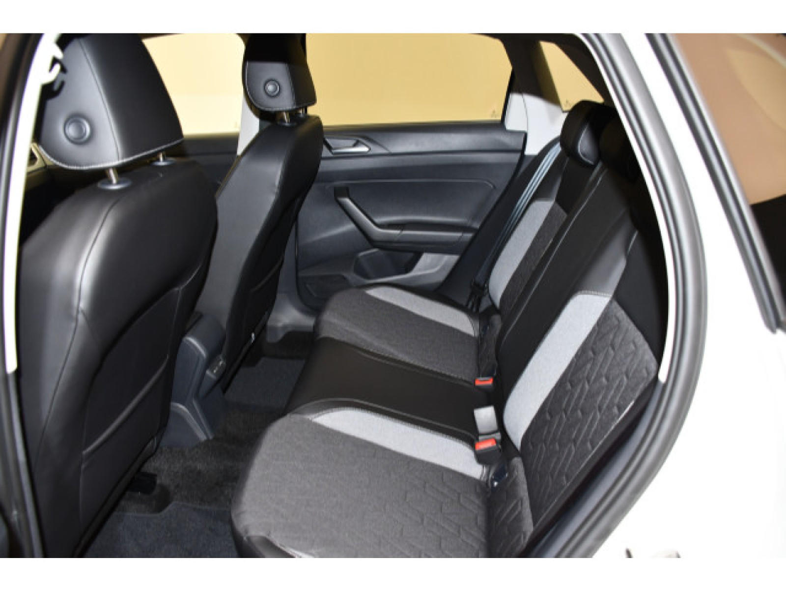 Volkswagen - Polo_8