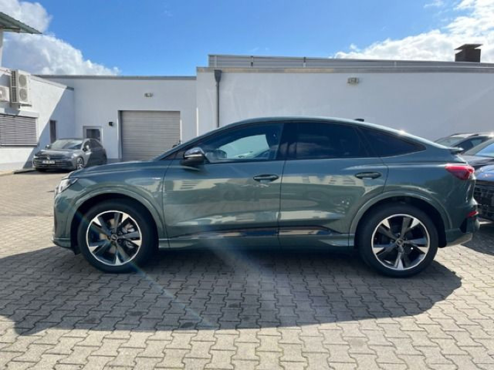 Audi - Q4 Sportback e-tron_4