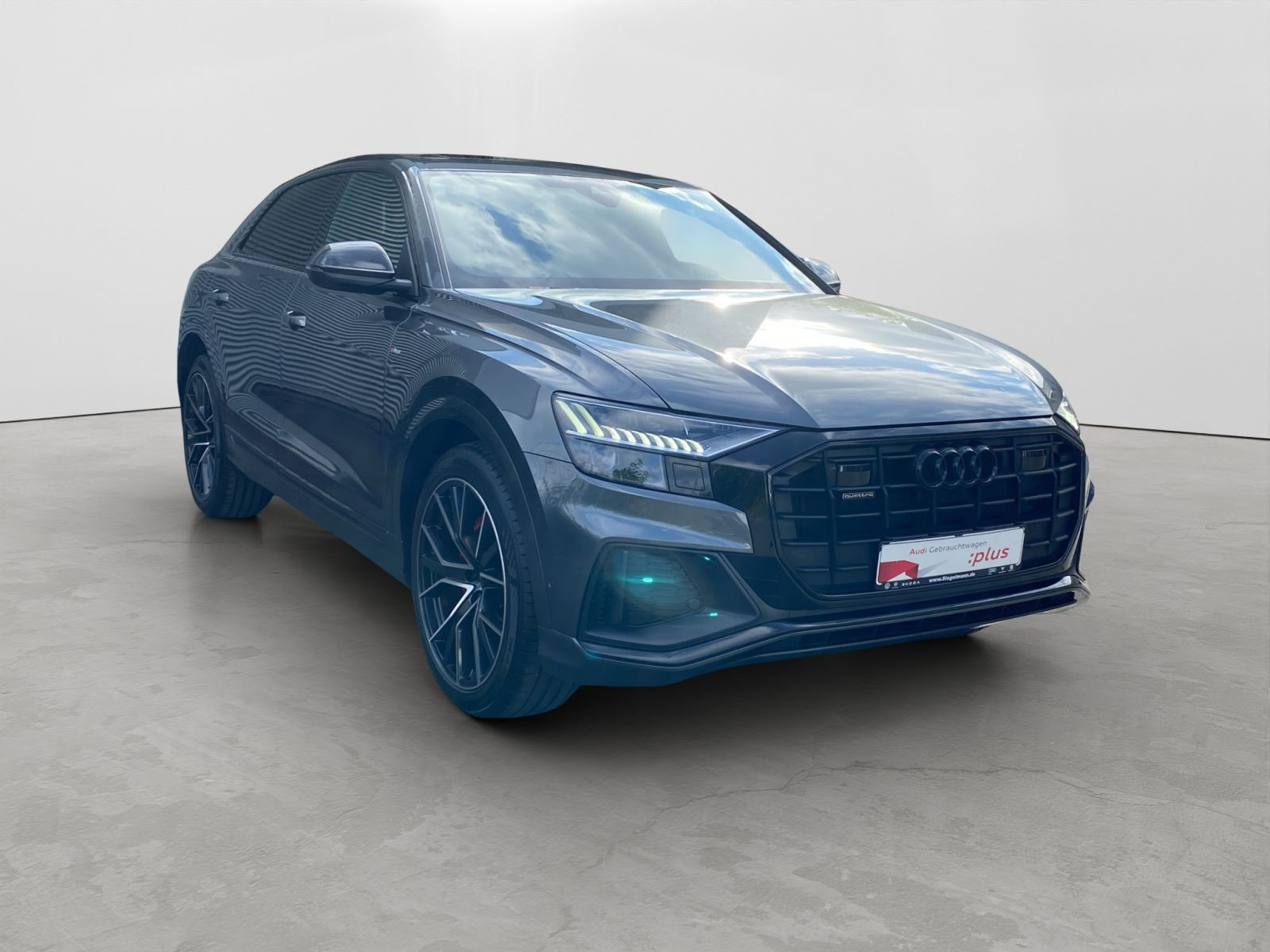 Audi - Q8_8