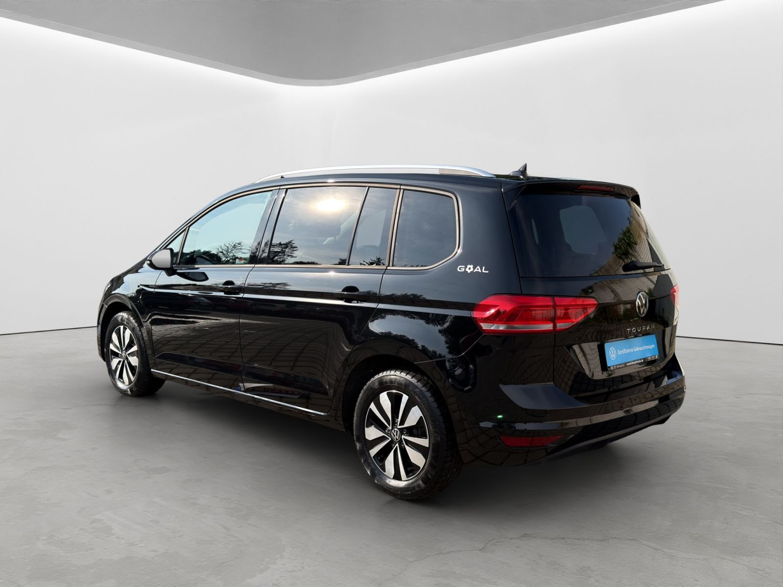 Volkswagen - Touran_5