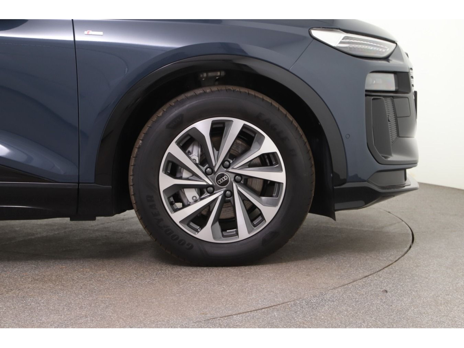 Audi - Q6 Sportback e-tron_3