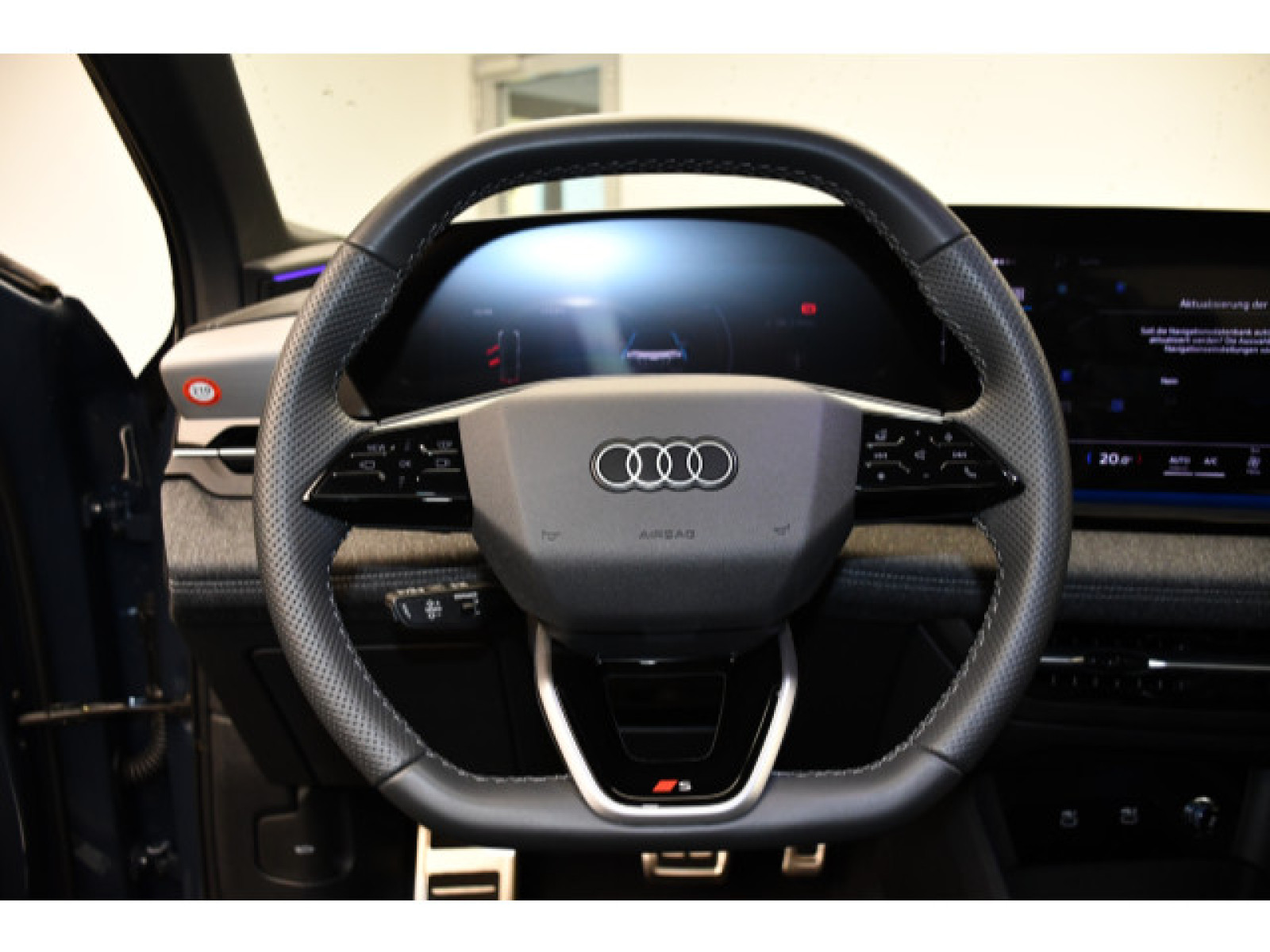 Audi - Q6 Sportback e-tron_6
