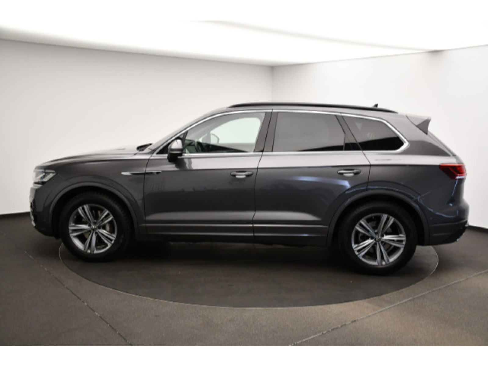 Volkswagen - Touareg_17