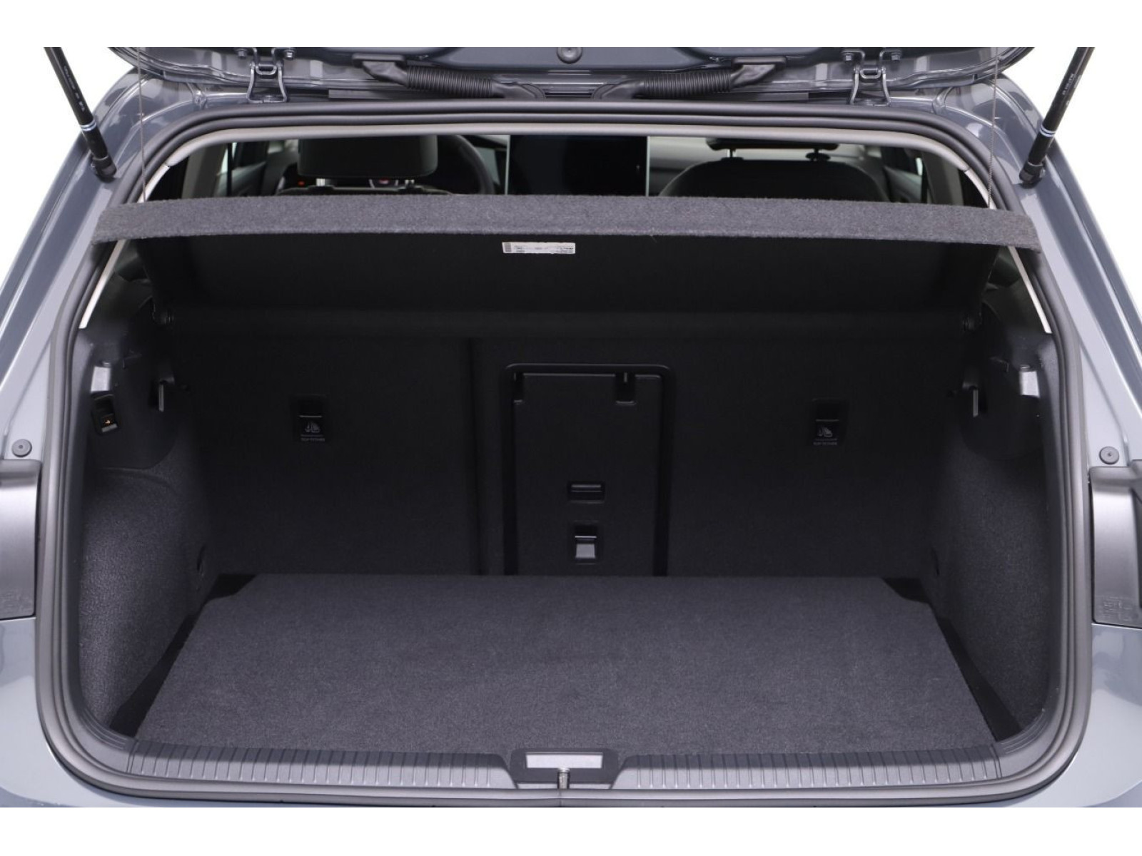 Volkswagen - Golf_13