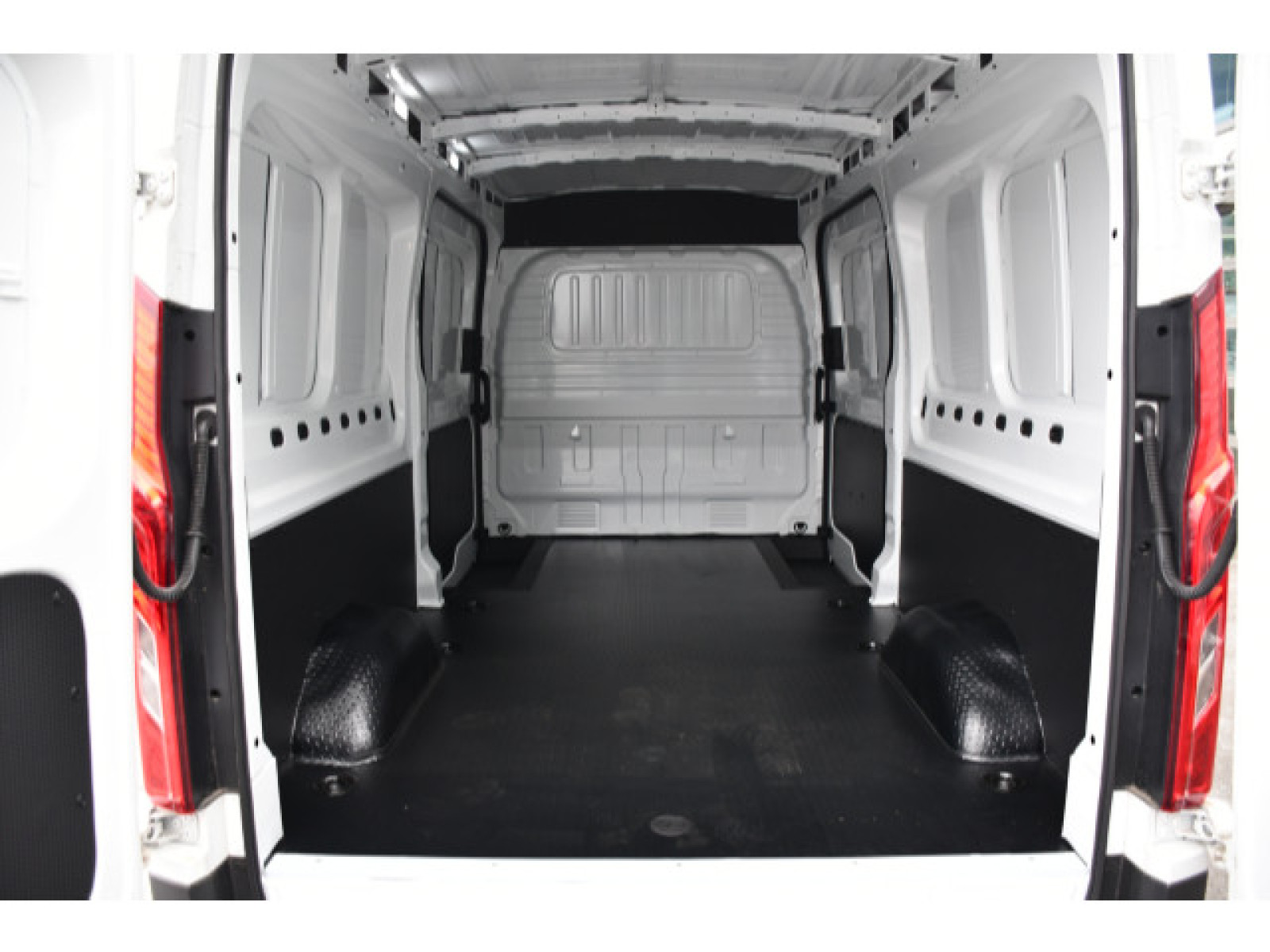 Maxus - eDELIVER 9_10