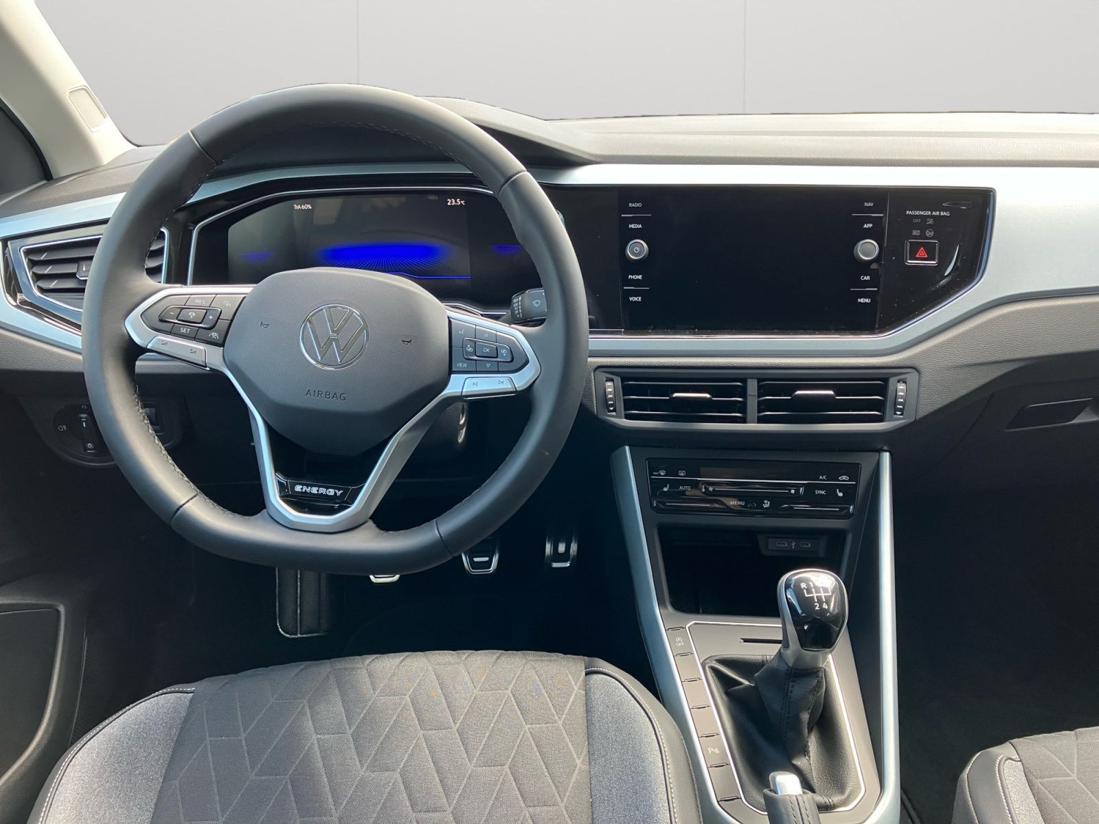 Volkswagen - Polo_11