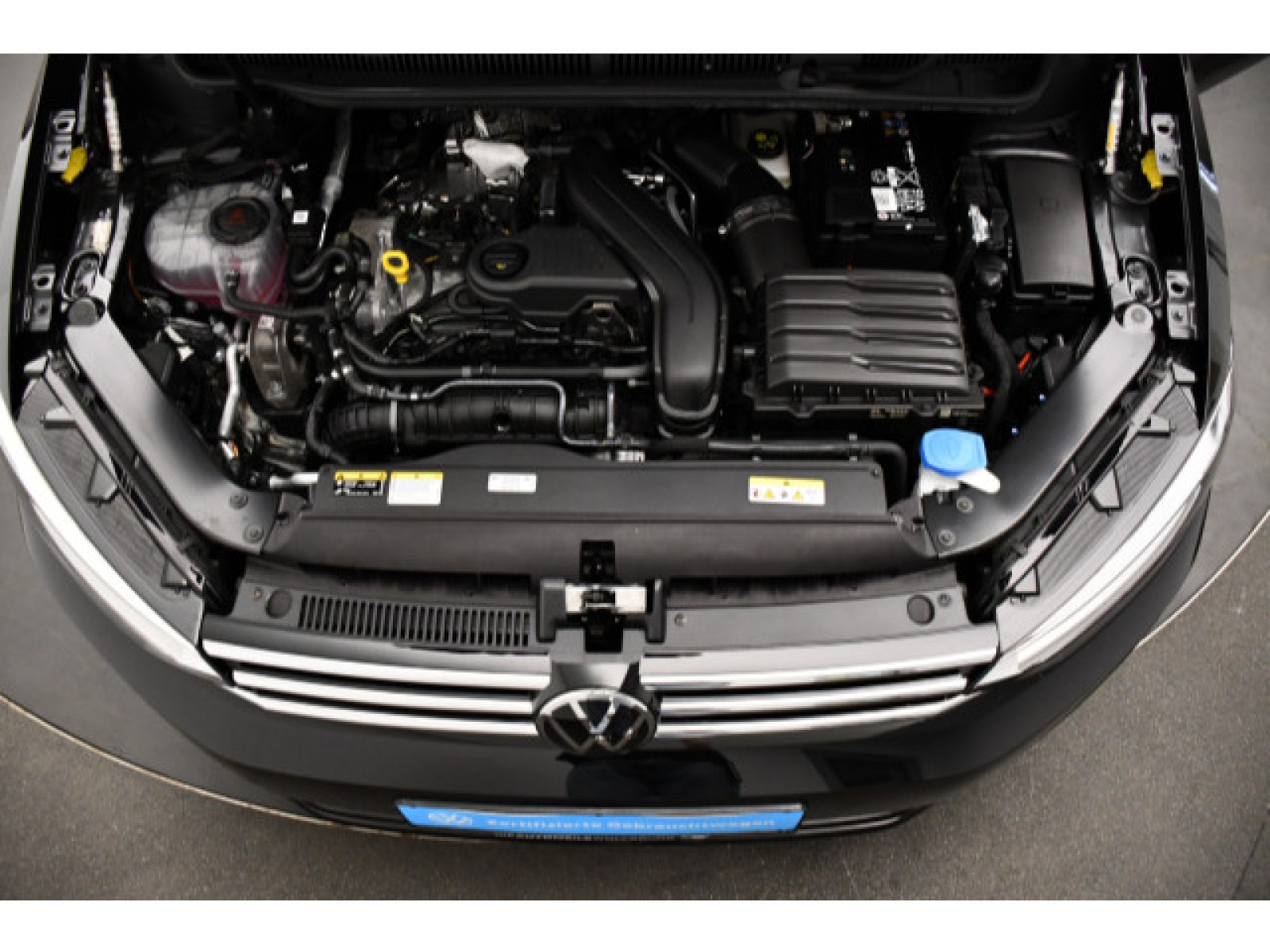 Volkswagen - Touran_13