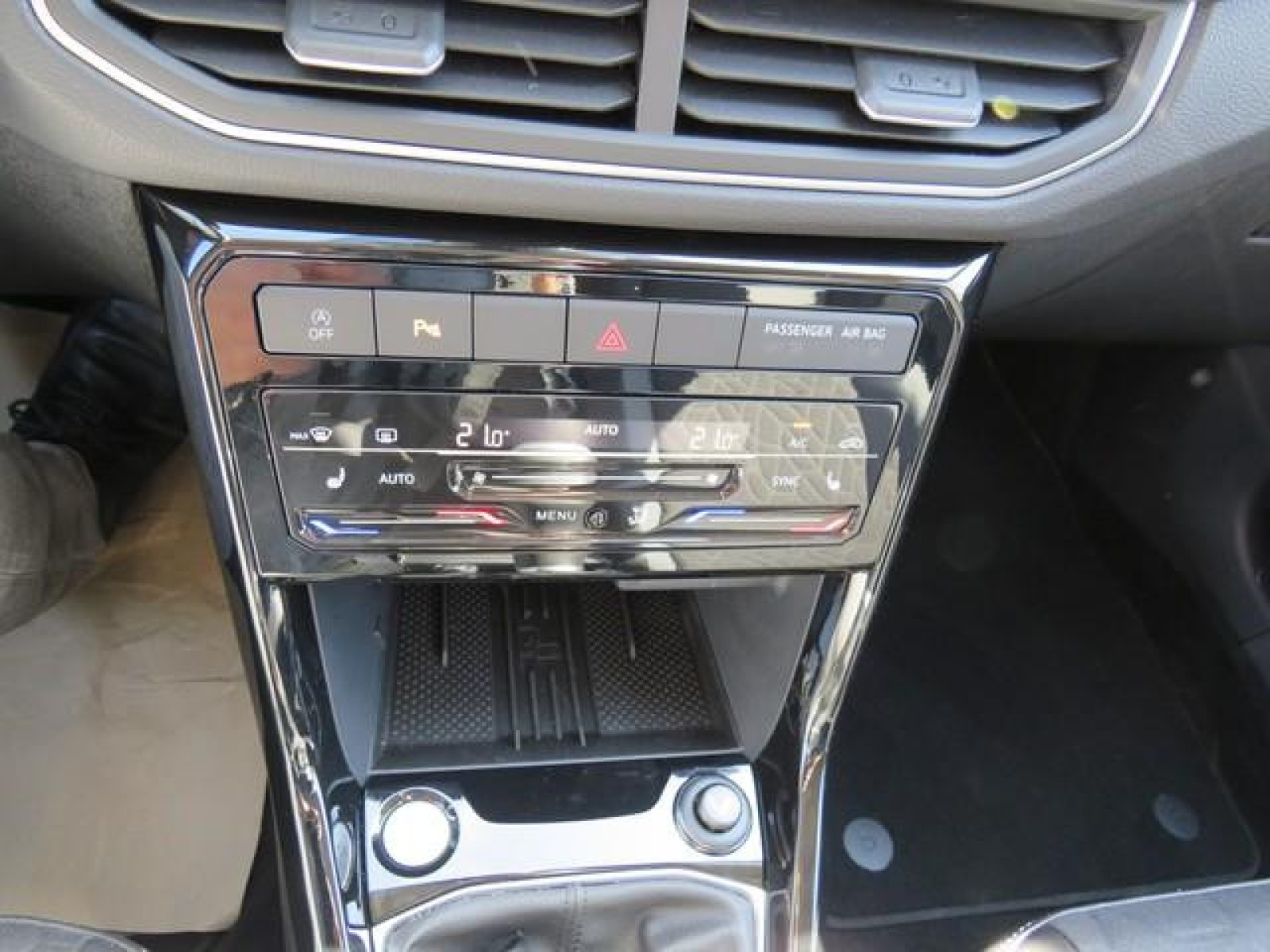 Volkswagen - T-Cross_15