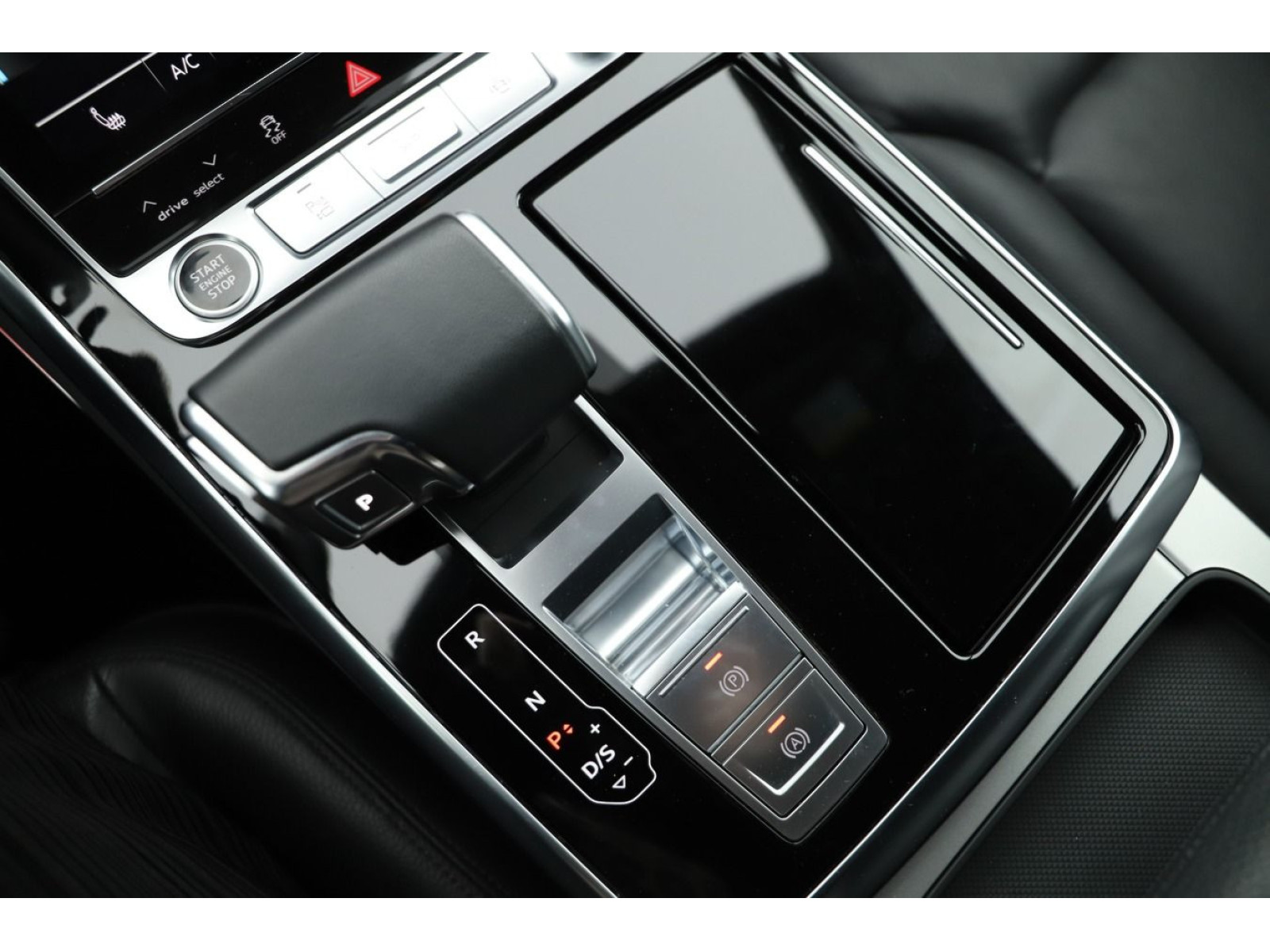 Audi - Q7_14