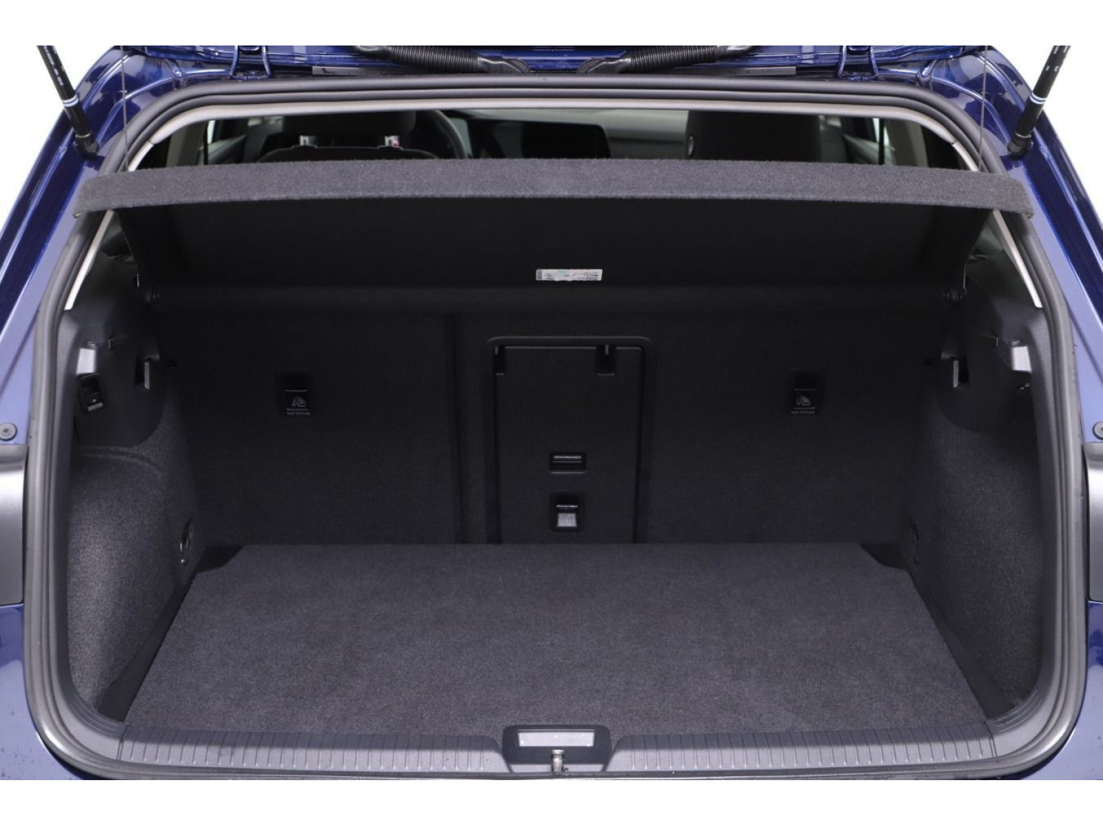 Volkswagen - Golf_13