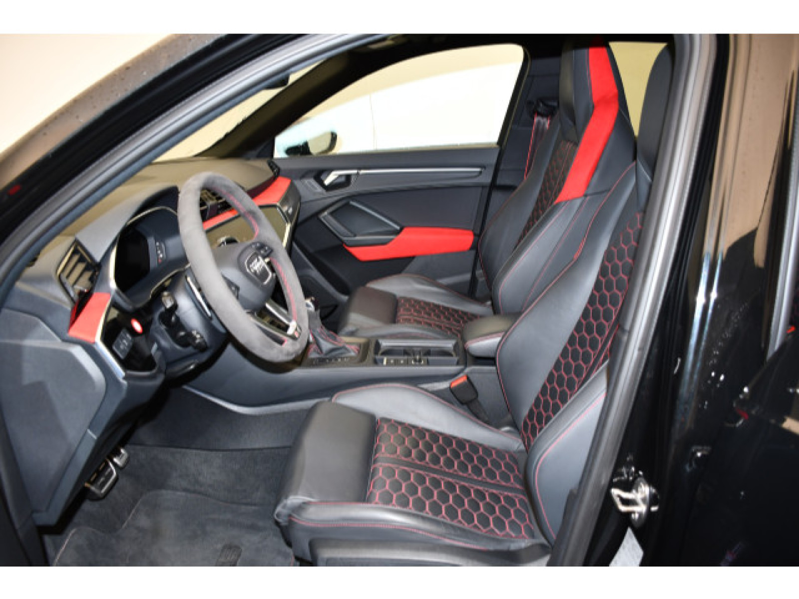 Audi - RS Q3_4