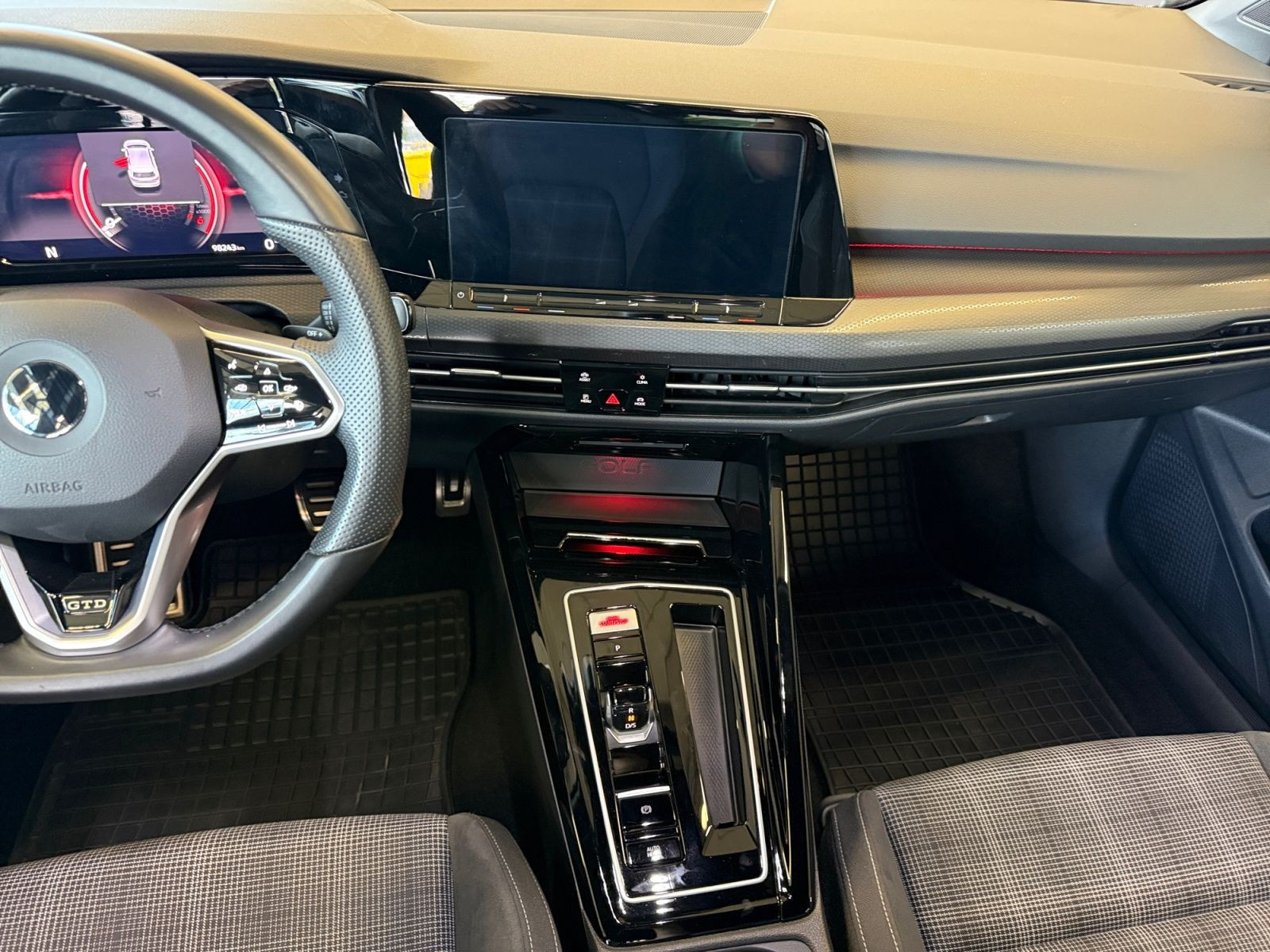 Volkswagen - Golf_14